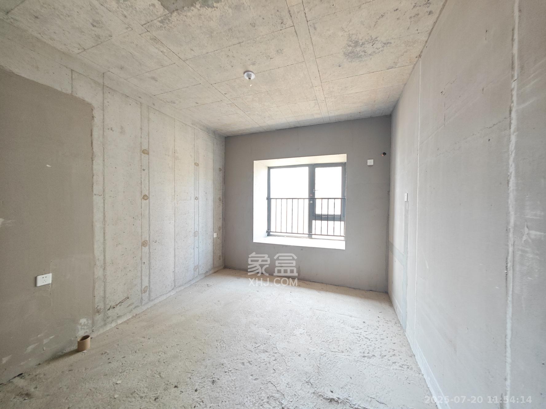 伊景园滨河苑 3室2厅2卫 84.0万 伊景园滨河苑 3室2厅2卫 84.0万卧室