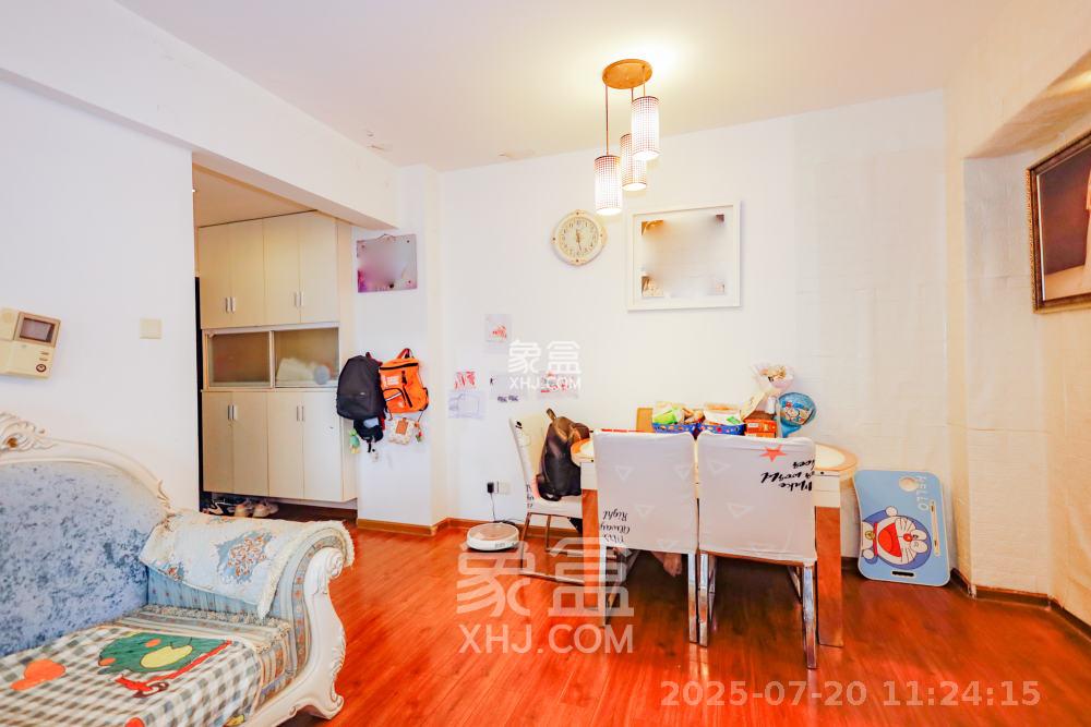 上海城小区 2室2厅1卫 2300.0元/月 上海城小区 2室2厅1卫 2300.0元/月室内图