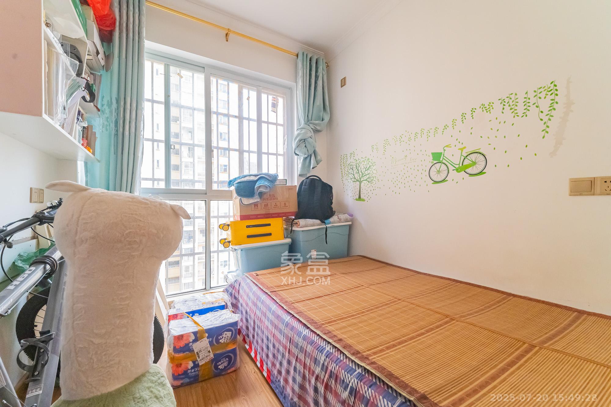 MOMA当代广场  3室1厅1卫    63.8万卧室