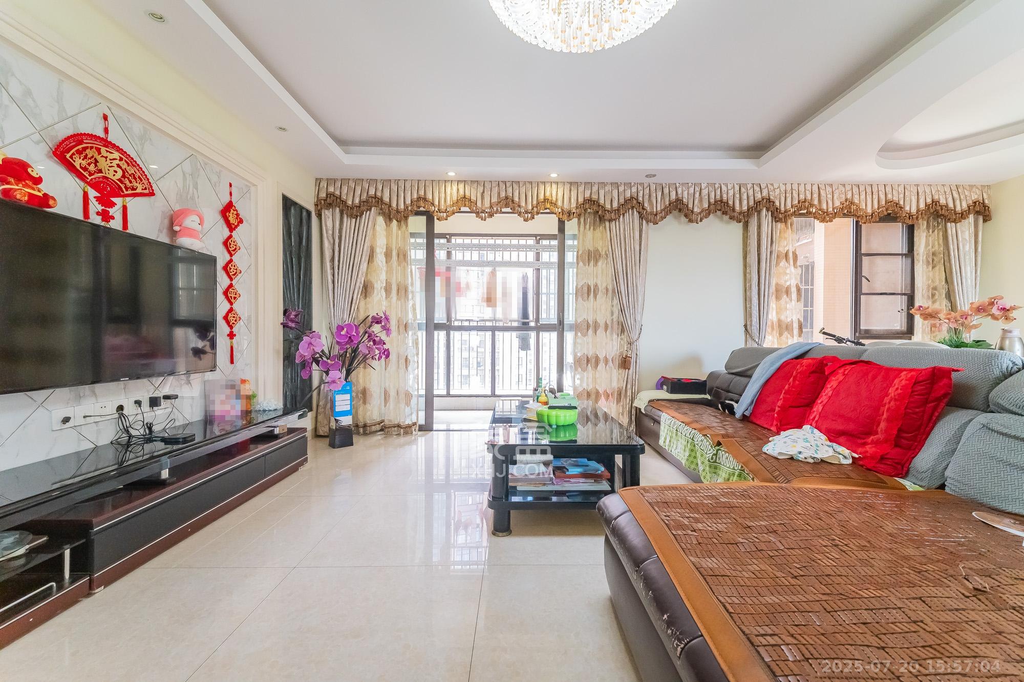 华润凤凰城三期 3室2厅2卫 90.0万 华润凤凰城三期 3室2厅2卫 90.0万客厅