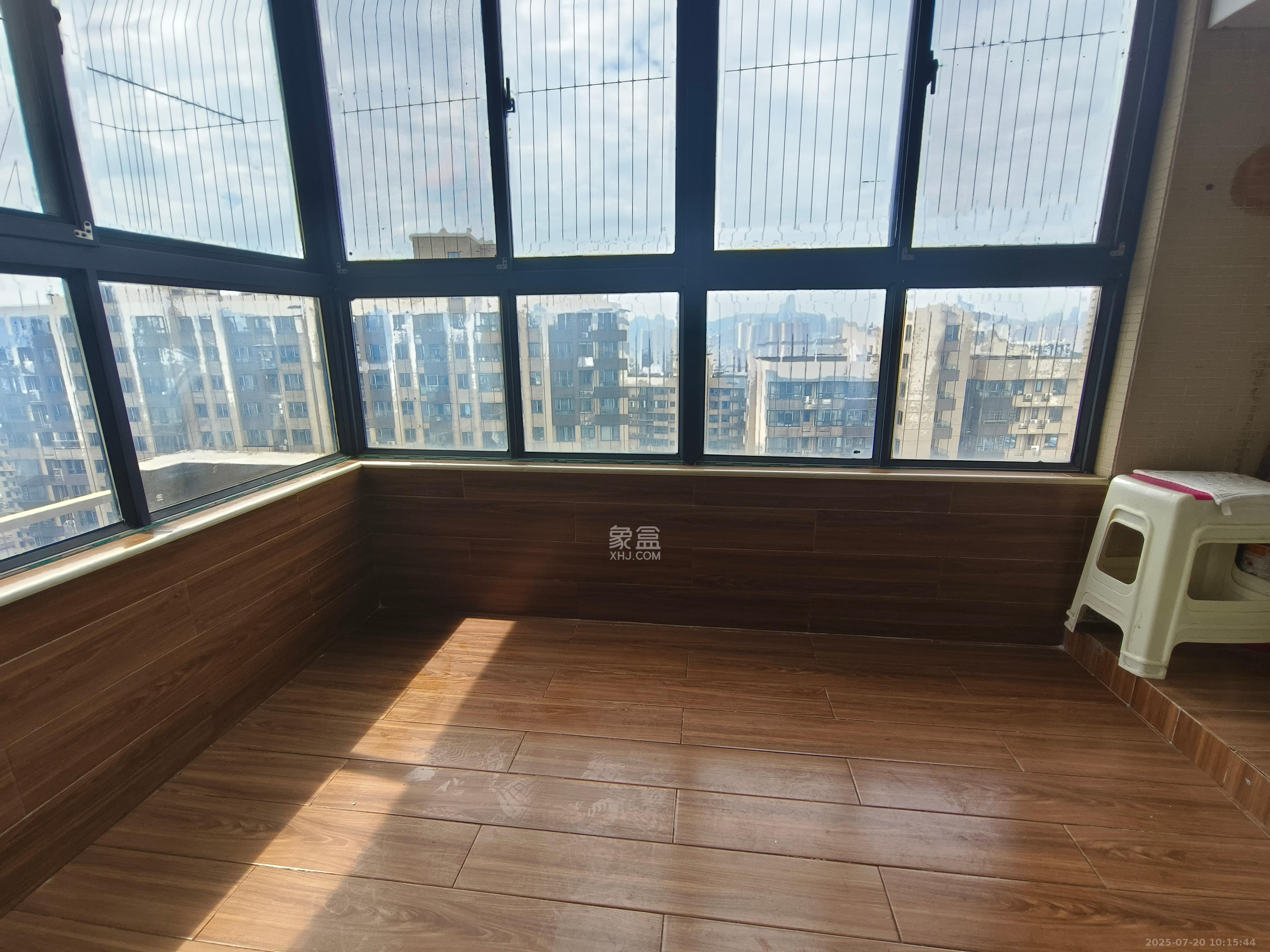 长房时代城  3室2厅1卫   2400.00元/月室内图