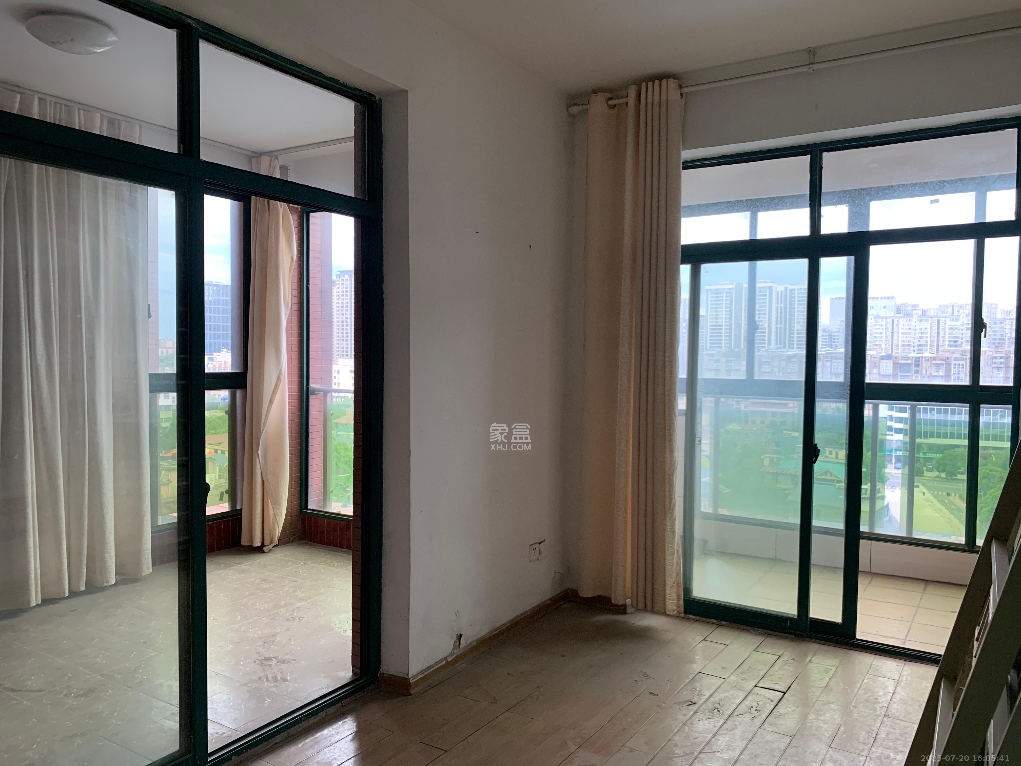 湘府东苑  3室2厅2卫    2500.0元/月 湘府东苑  3室2厅2卫    2500.0元/月室内图