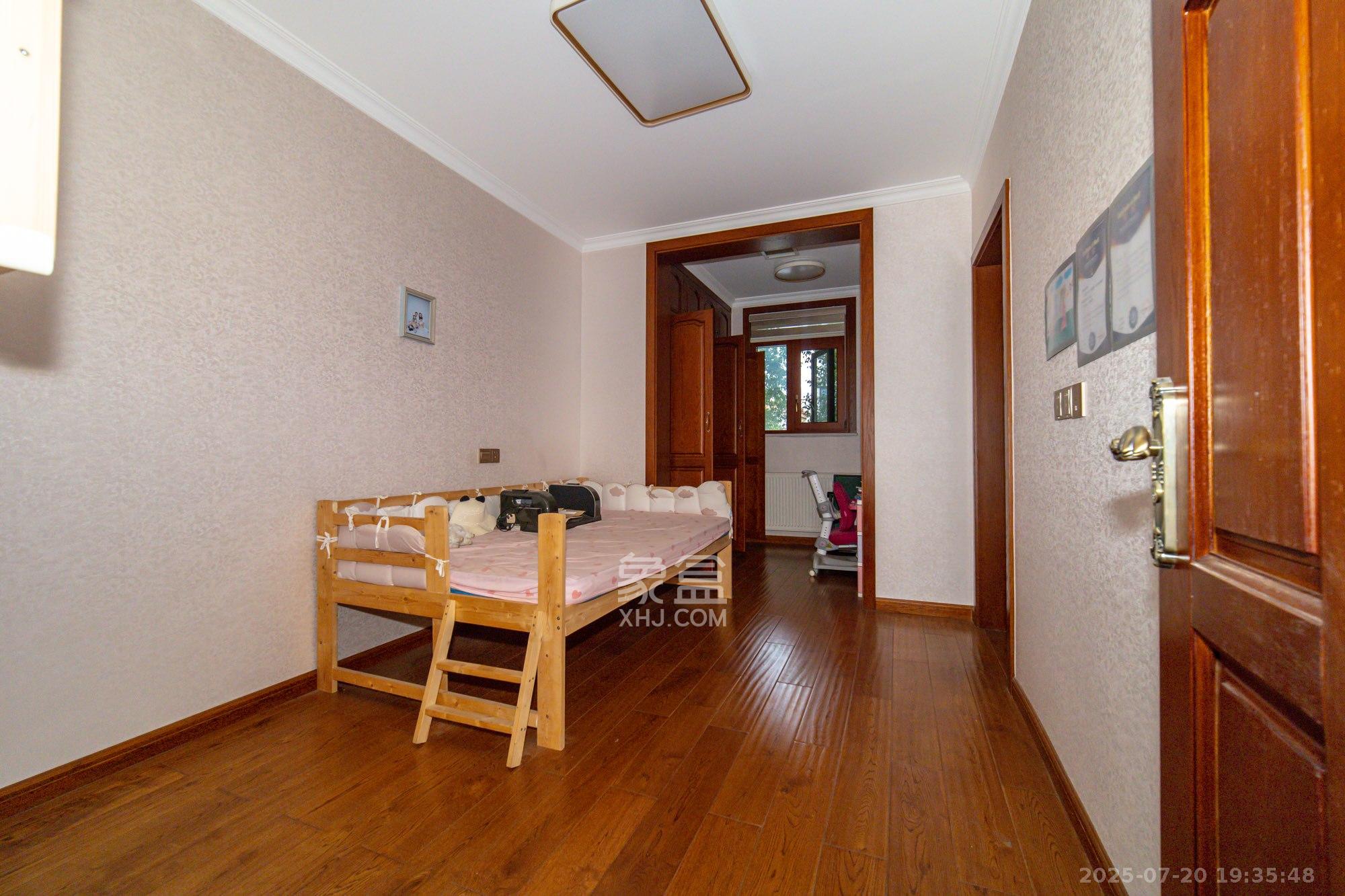 碧桂园威尼斯城  7室2厅6卫    668.98万卧室