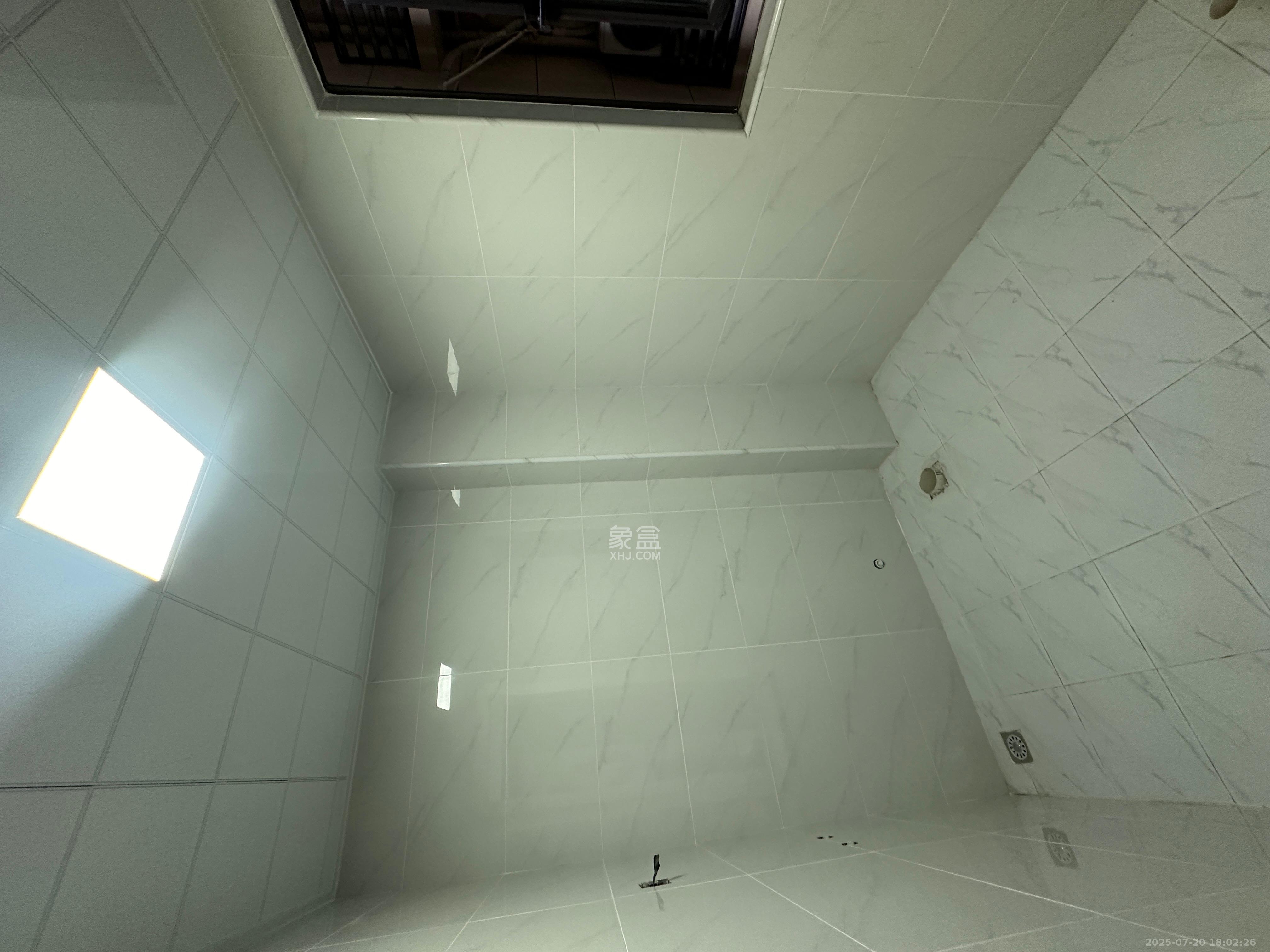 保利大都汇四期 3室2厅2卫 3300.0元/月 保利大都汇四期 3室2厅2卫 3300.0元/月室内图