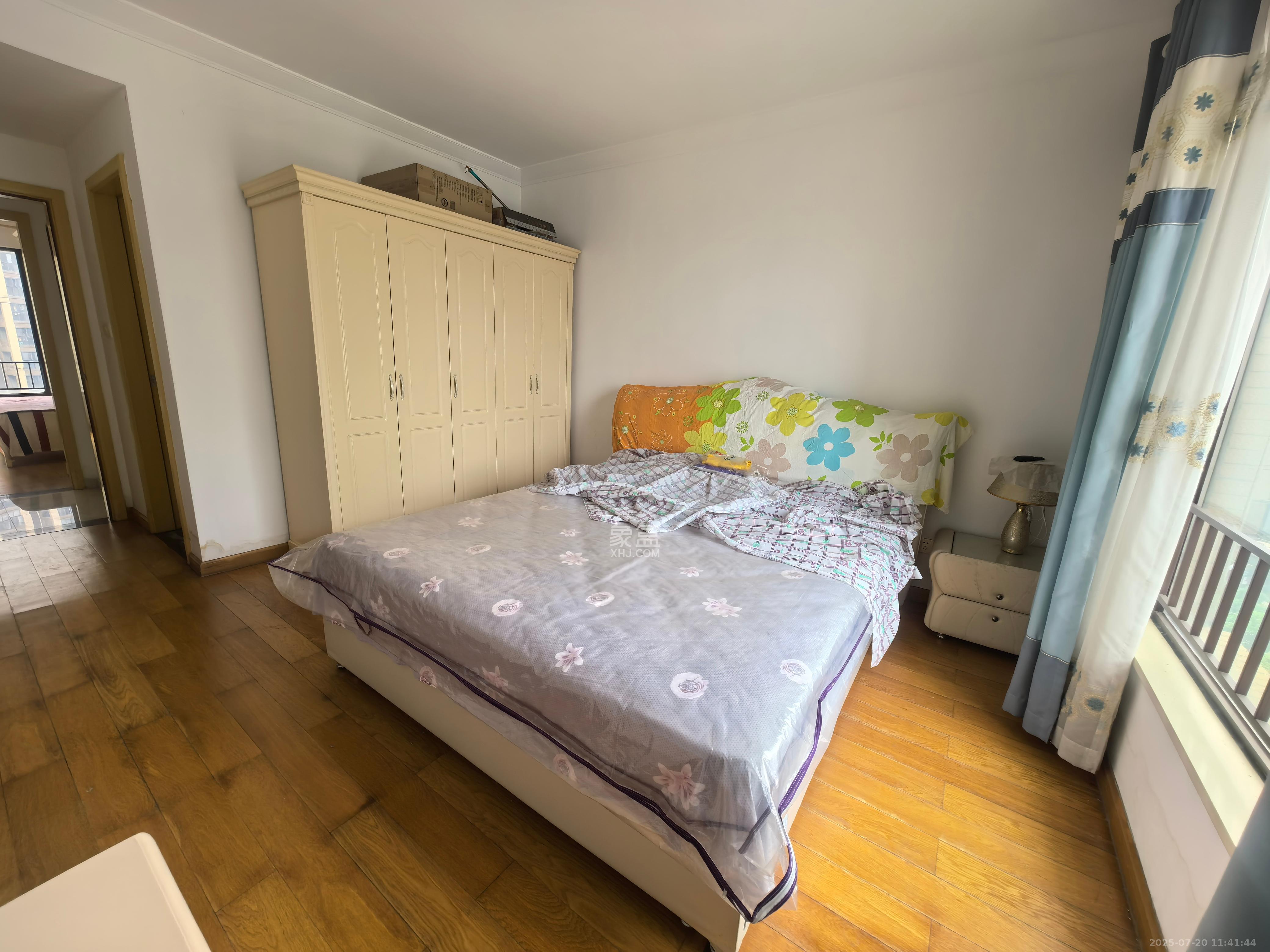 中海国际四期 3室2厅2卫 2200.0元/月 中海国际四期 3室2厅2卫 2200.0元/月室内图