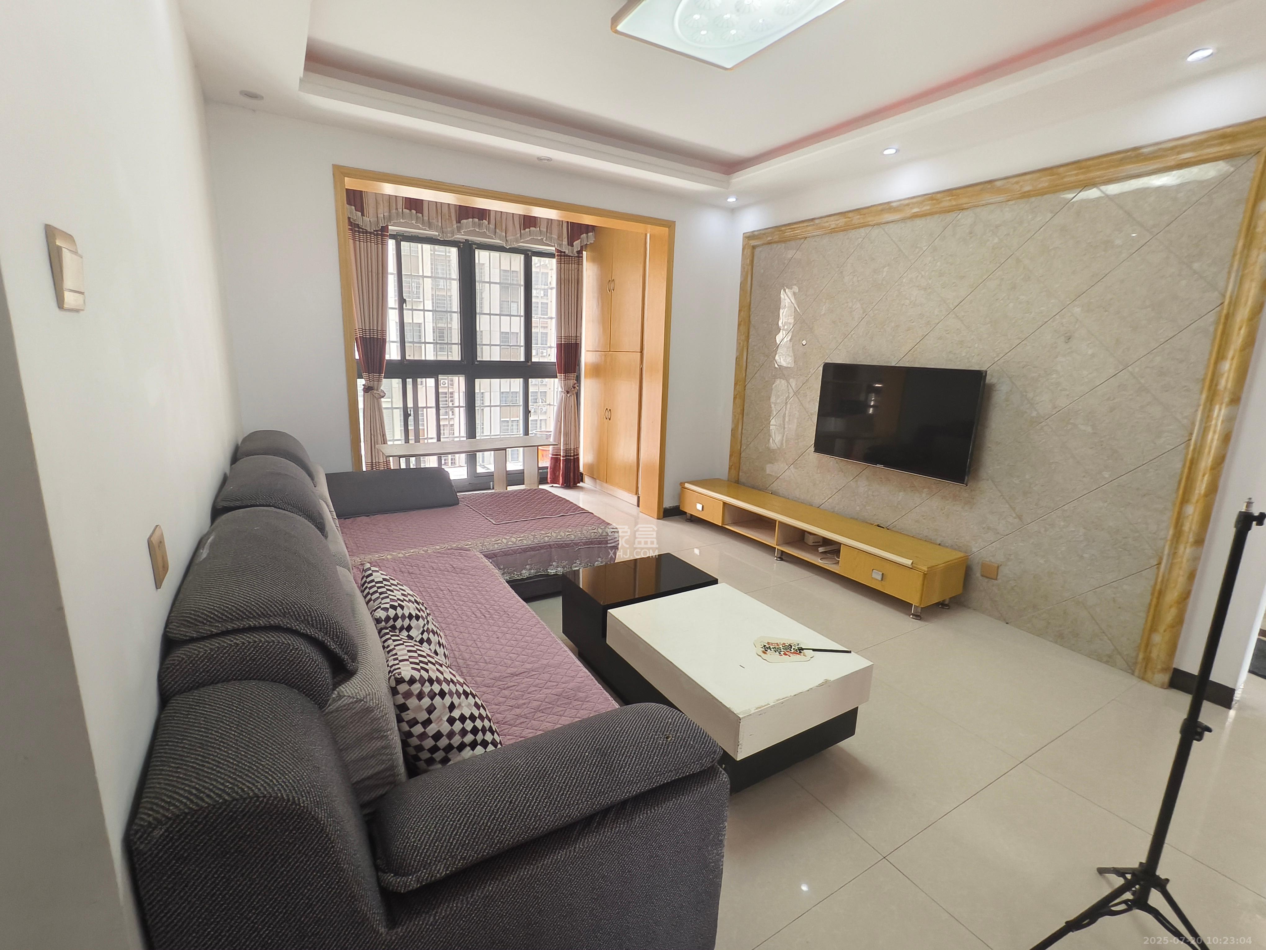 嘉顺苑  1室2厅1卫    2200.0元/月室内图