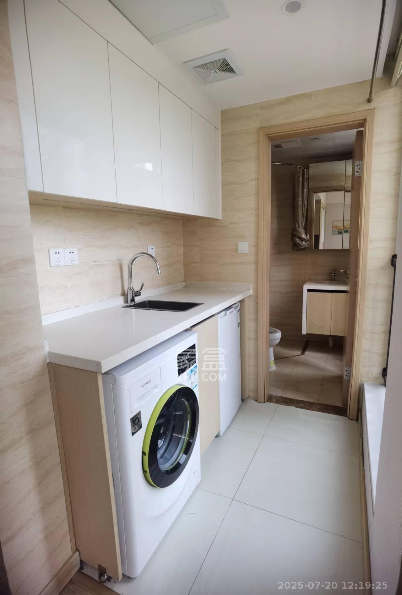 君合天玺 1室1厅1卫 1300.0元/月 君合天玺 1室1厅1卫 1300.0元/月室内图