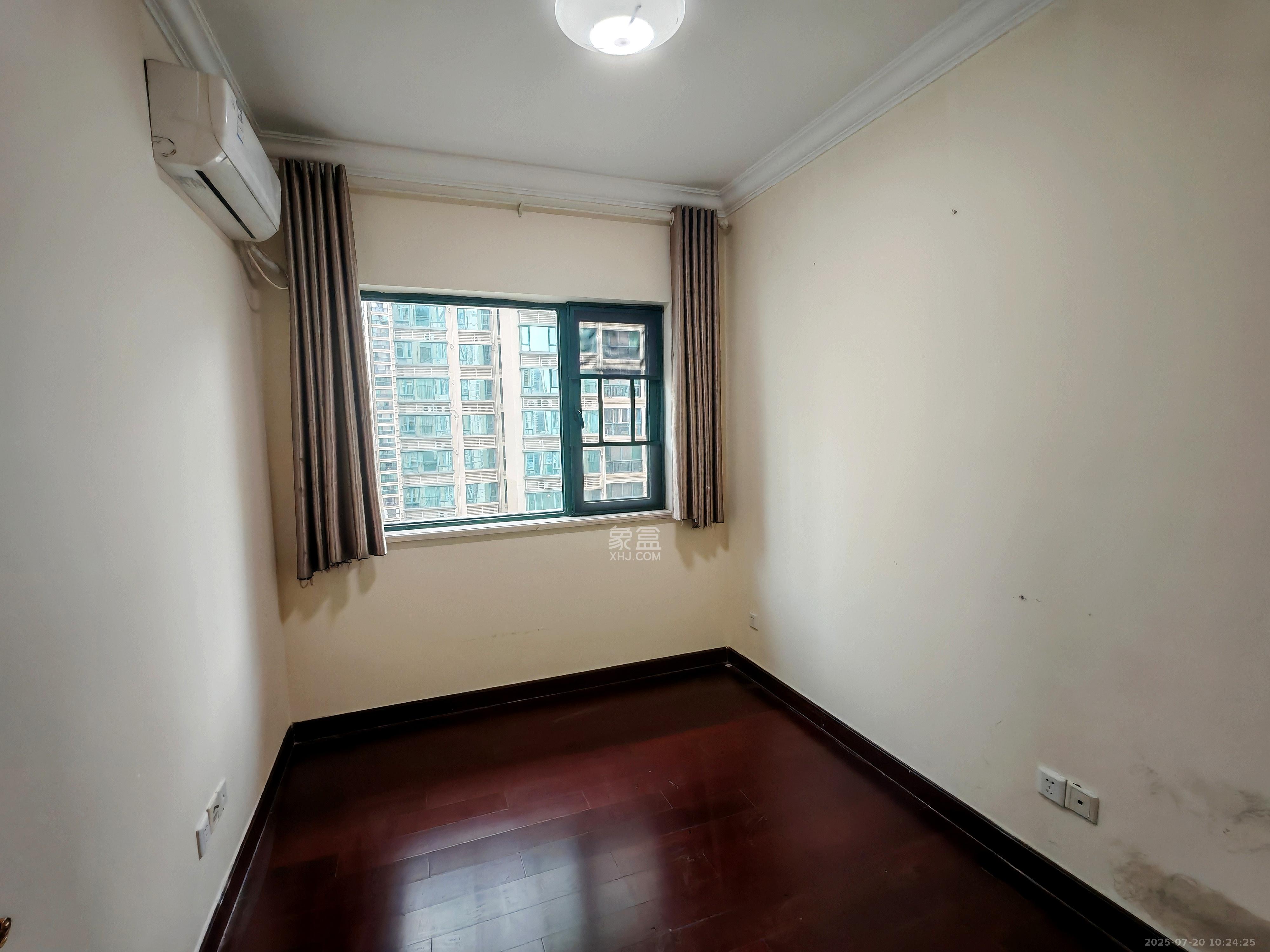 恒大御景湾 4室2厅2卫 3500.0元/月 恒大御景湾 4室2厅2卫 3500.0元/月室内图