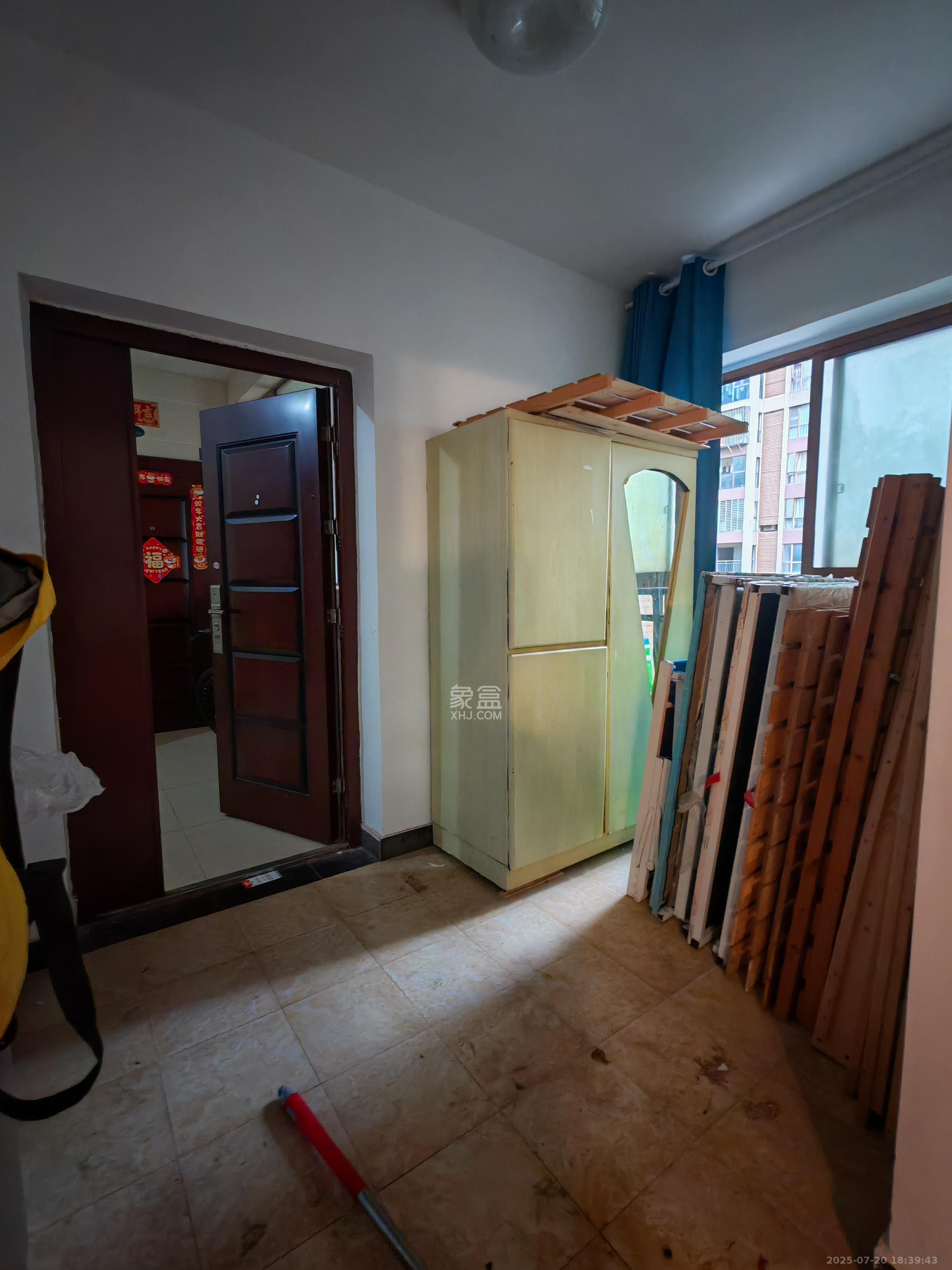 锑都家园 3室2厅1卫 1800.0元/月 锑都家园 3室2厅1卫 1800.0元/月室内图