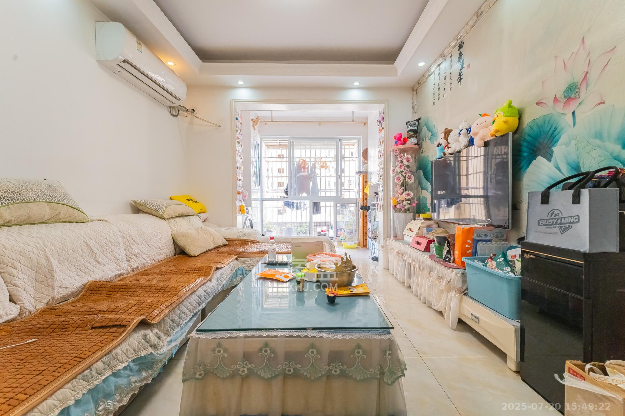 MOMA当代广场 3室1厅1卫 63.8万 MOMA当代广场 3室1厅1卫 63.8万客厅