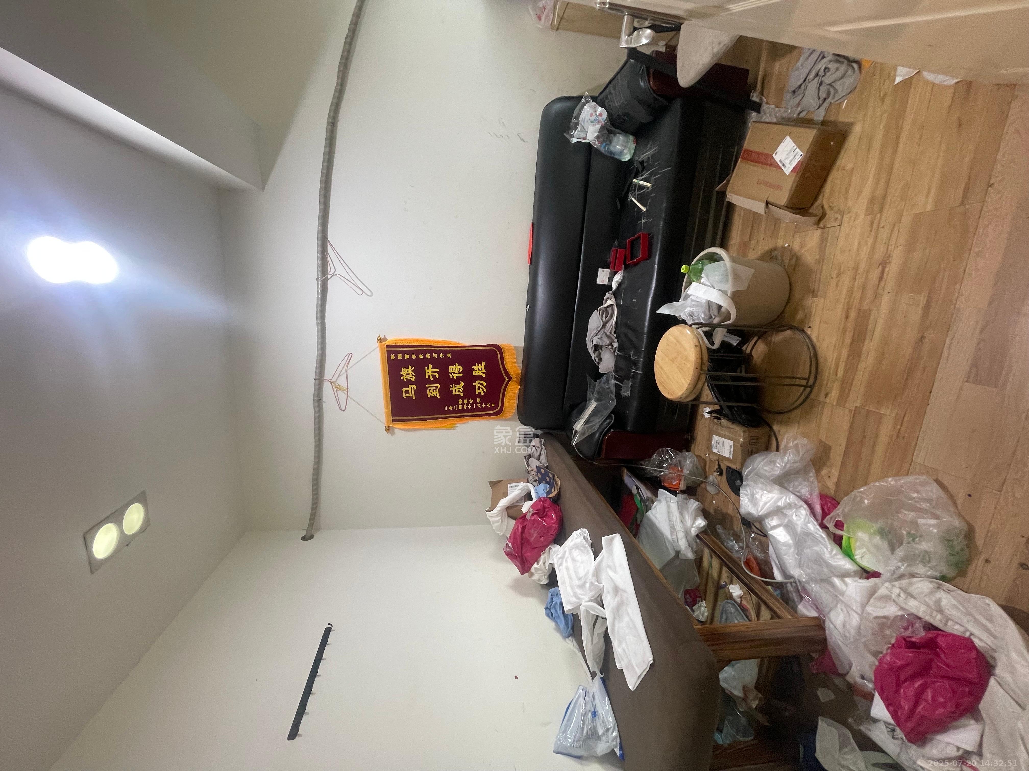 联合商厦  4室1厅1卫   5000.00元/月室内图