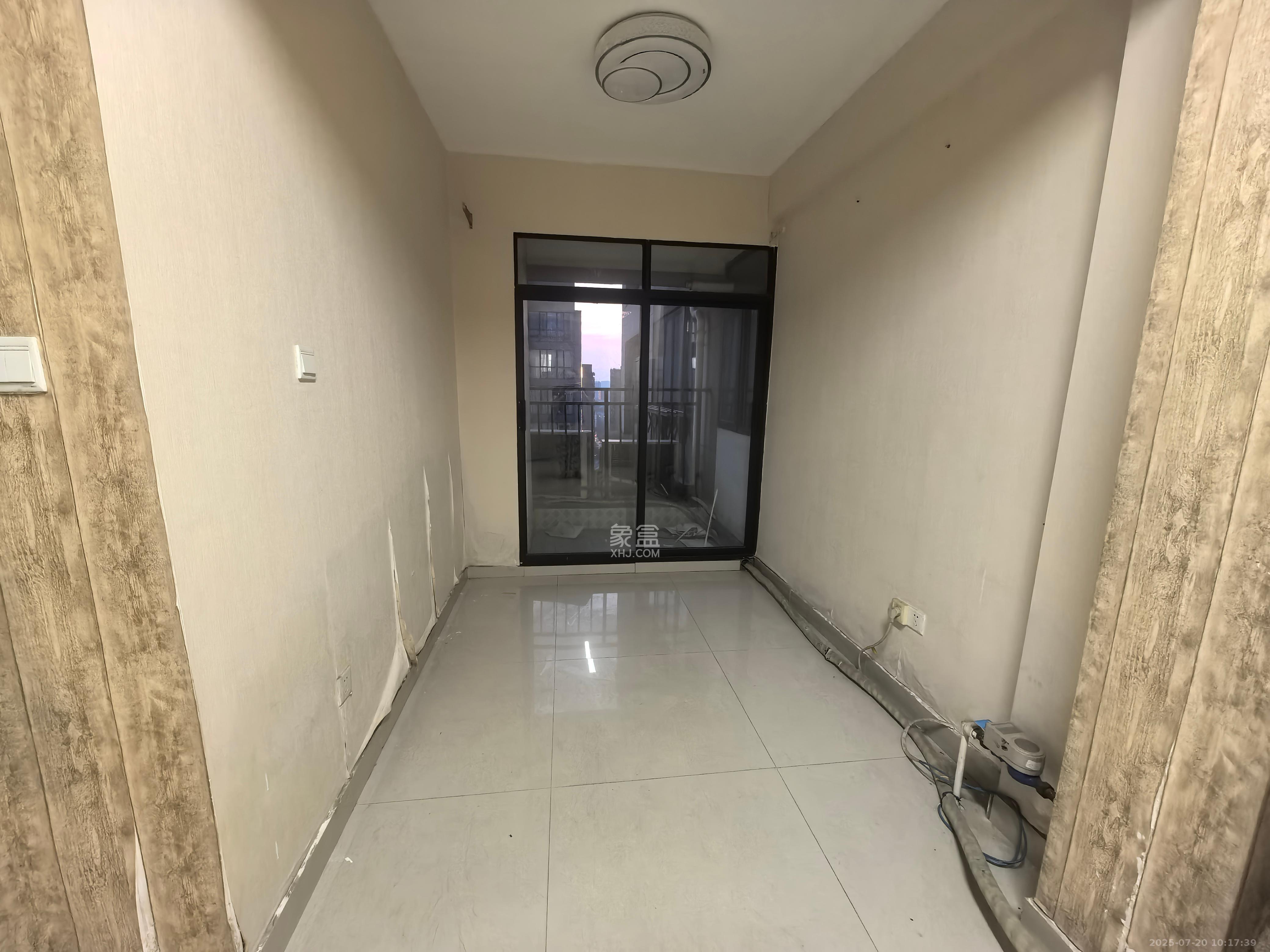 湘腾城市广场 2室2厅1卫 3000.0元/月 湘腾城市广场 2室2厅1卫 3000.0元/月室内图