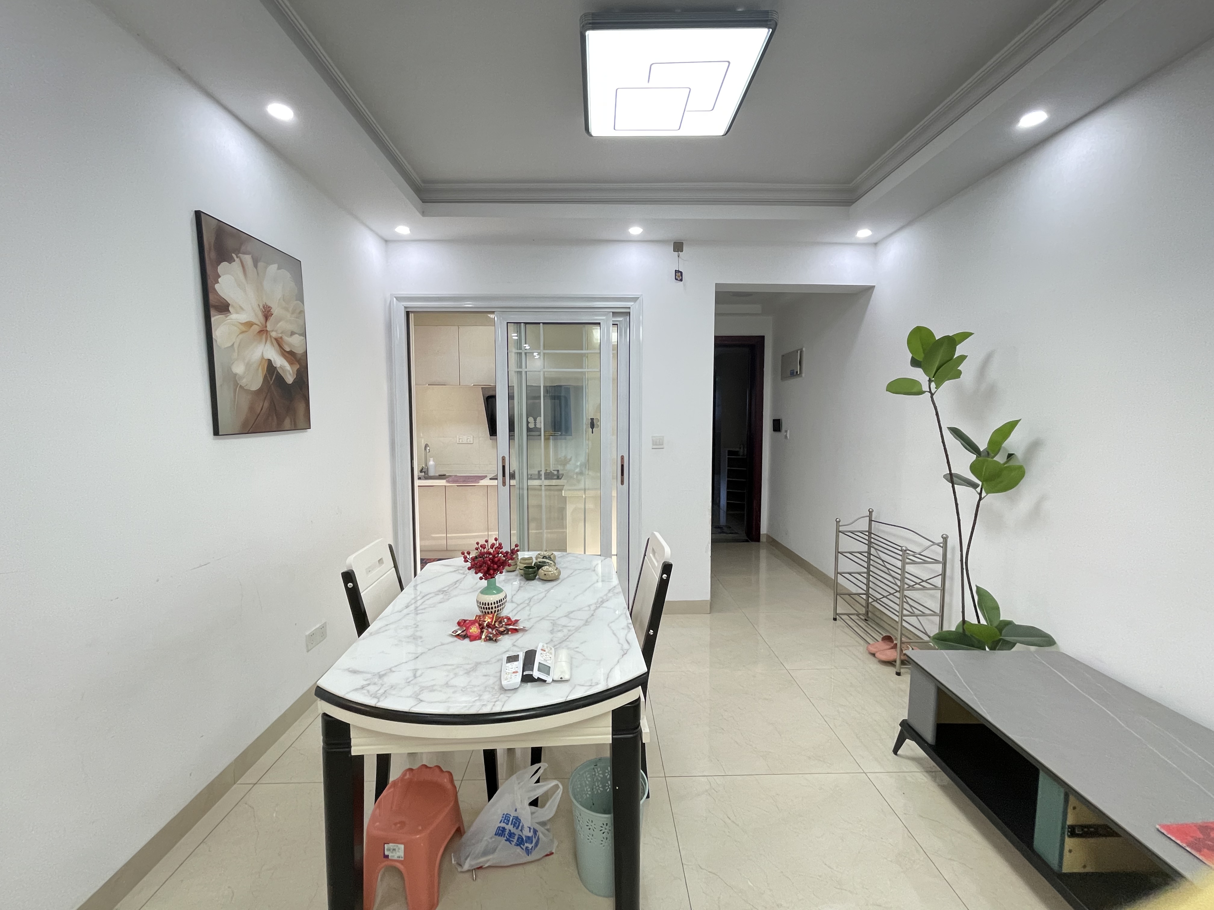 碧桂园 3室2厅1卫 1500.0元/月 碧桂园 3室2厅1卫 1500.0元/月室内图