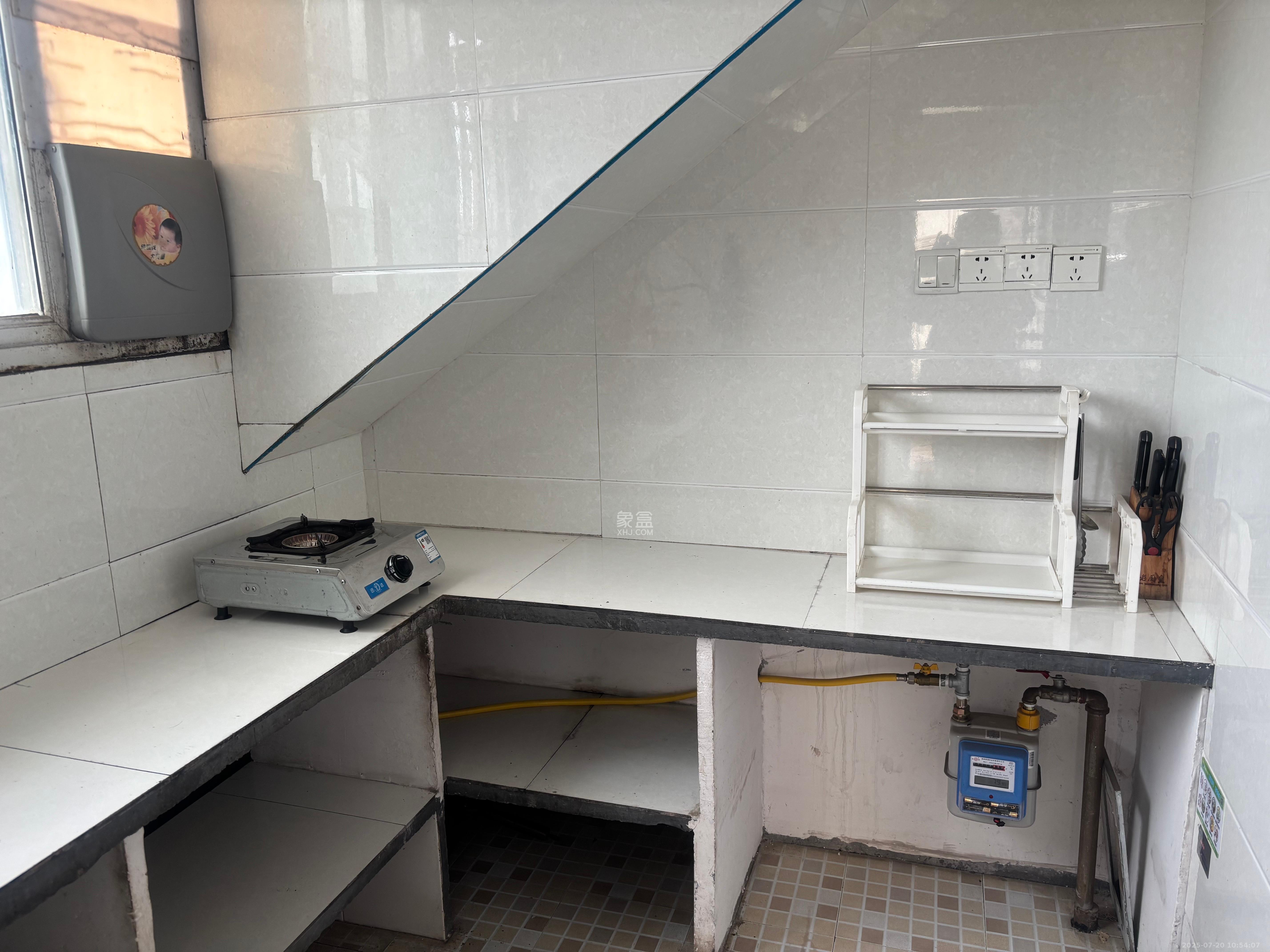 鄱阳小区  1室1厅1卫    1200.0元/月室内图