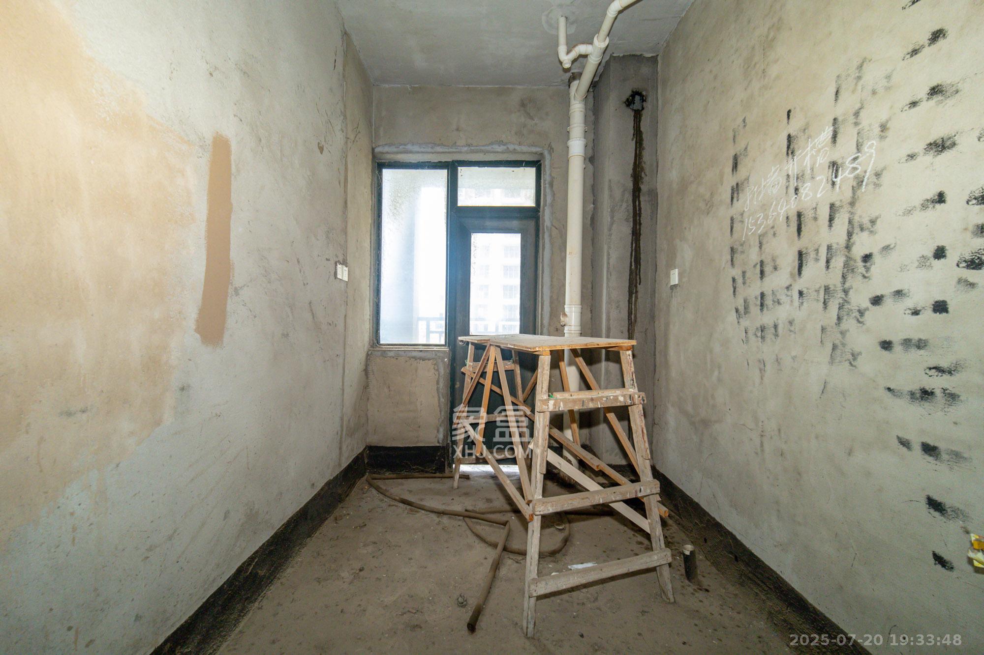 银盘鑫城  4室2厅2卫    58.0万 银盘鑫城  4室2厅2卫    58.0万厨房