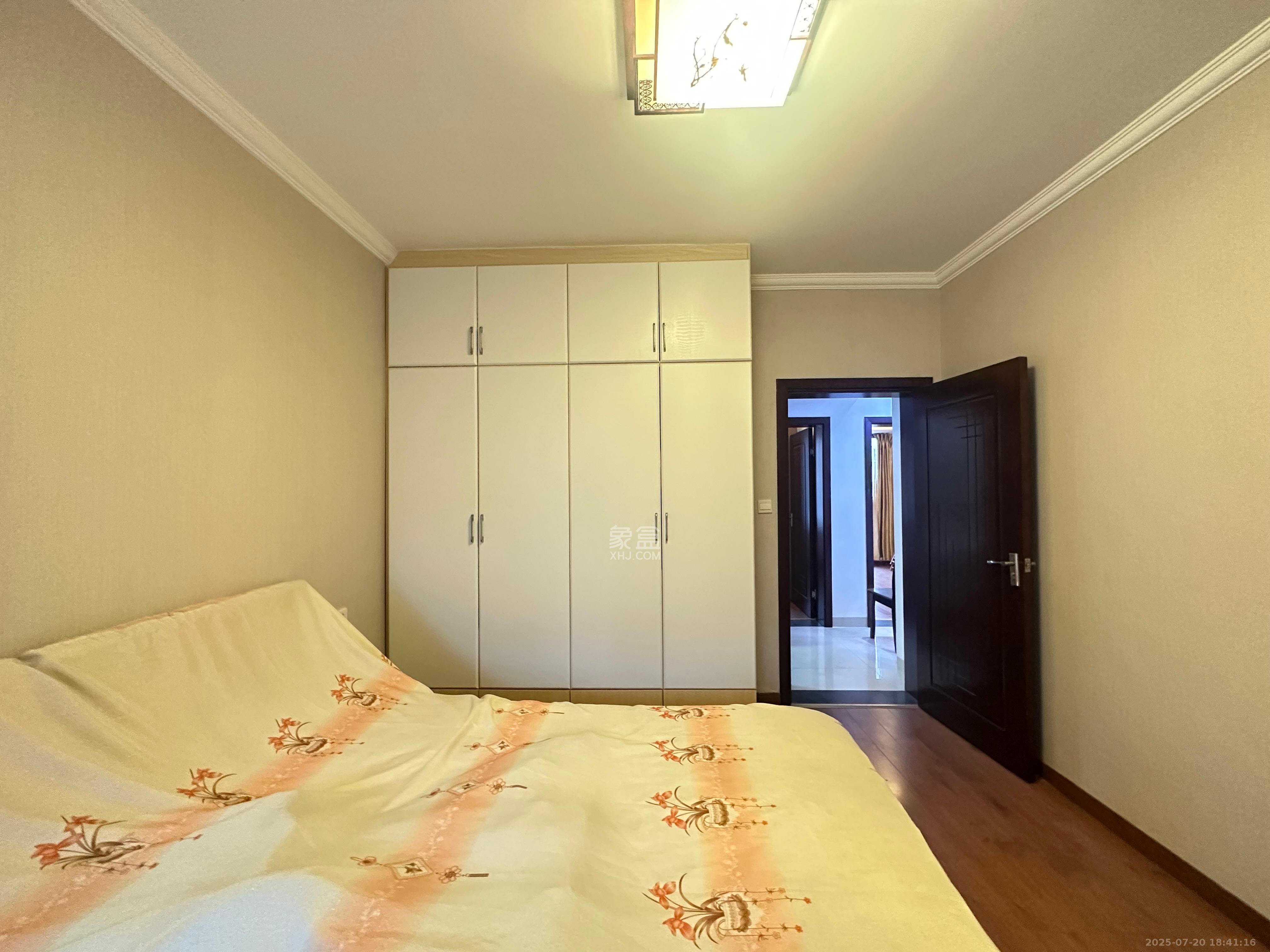 保利麓谷林语D区  3室2厅1卫   2400.00元/月室内图