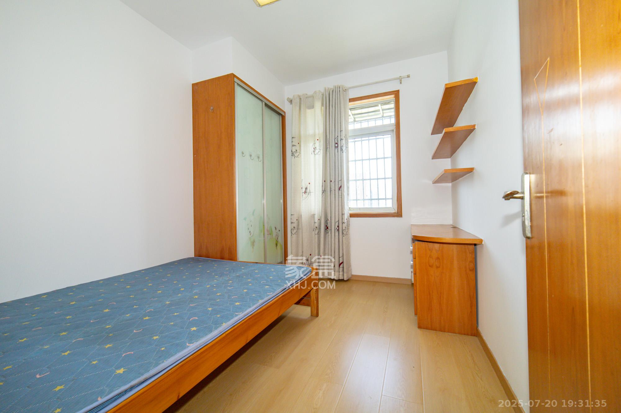 楚天中苑 2室2厅1卫 39.8万 楚天中苑 2室2厅1卫 39.8万卧室