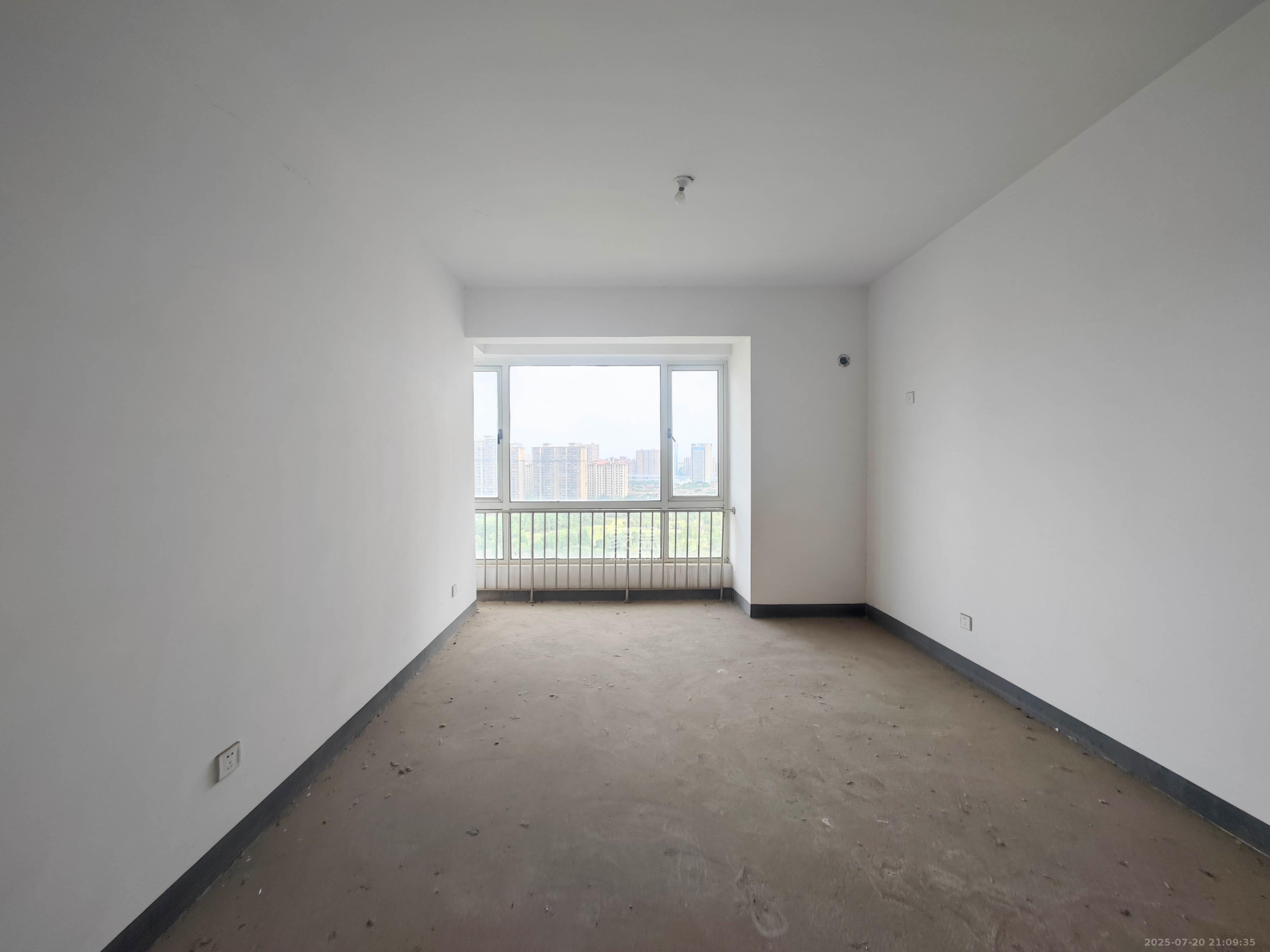 五矿万境水岸二期(五矿万境水岸和苑) 4室2厅2卫 220.0万 五矿万境水岸二期(五矿万境水岸和苑) 4室2厅2卫 220.0万卧室