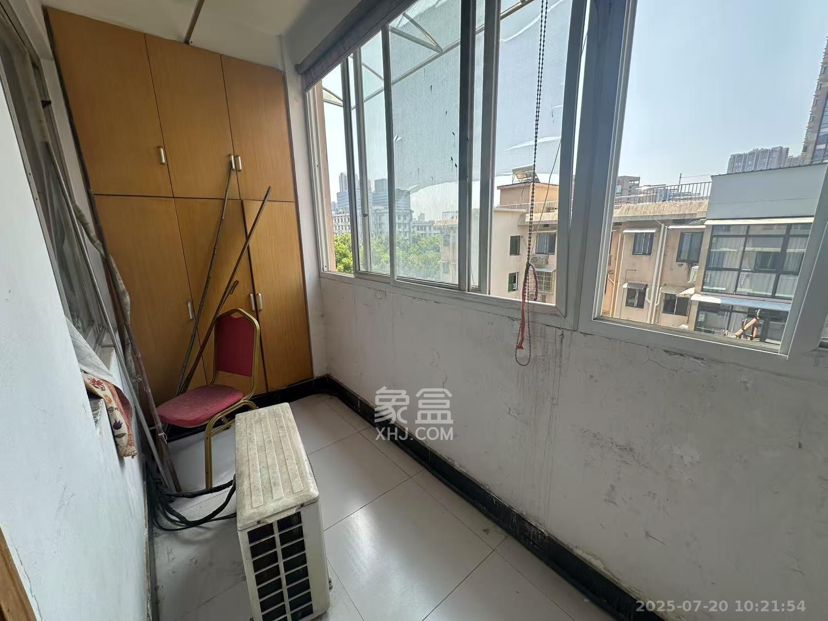 岳麓区教师村  3室2厅1卫   2300.00元/月室内图