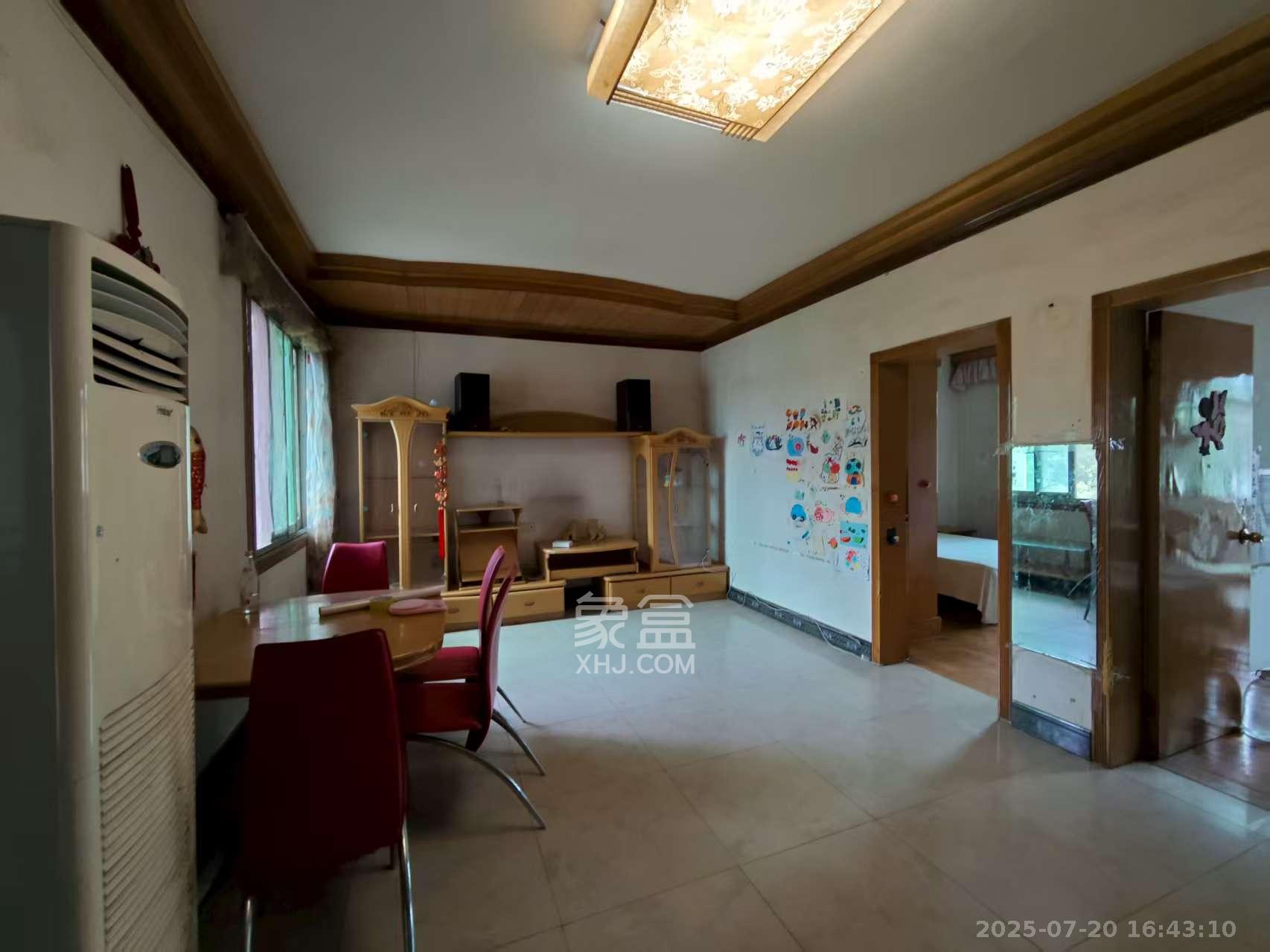 新华园 2室2厅1卫 1500.0元/月 新华园 2室2厅1卫 1500.0元/月室内图