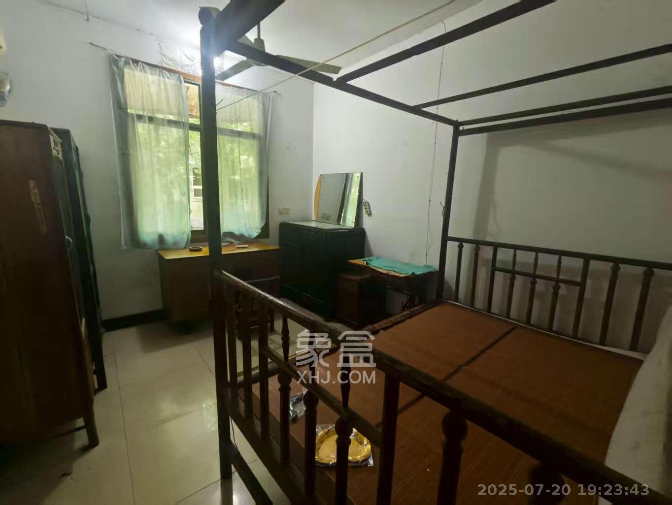 省水院宿舍 3室2厅1卫 2100.0元/月 省水院宿舍 3室2厅1卫 2100.0元/月室内图