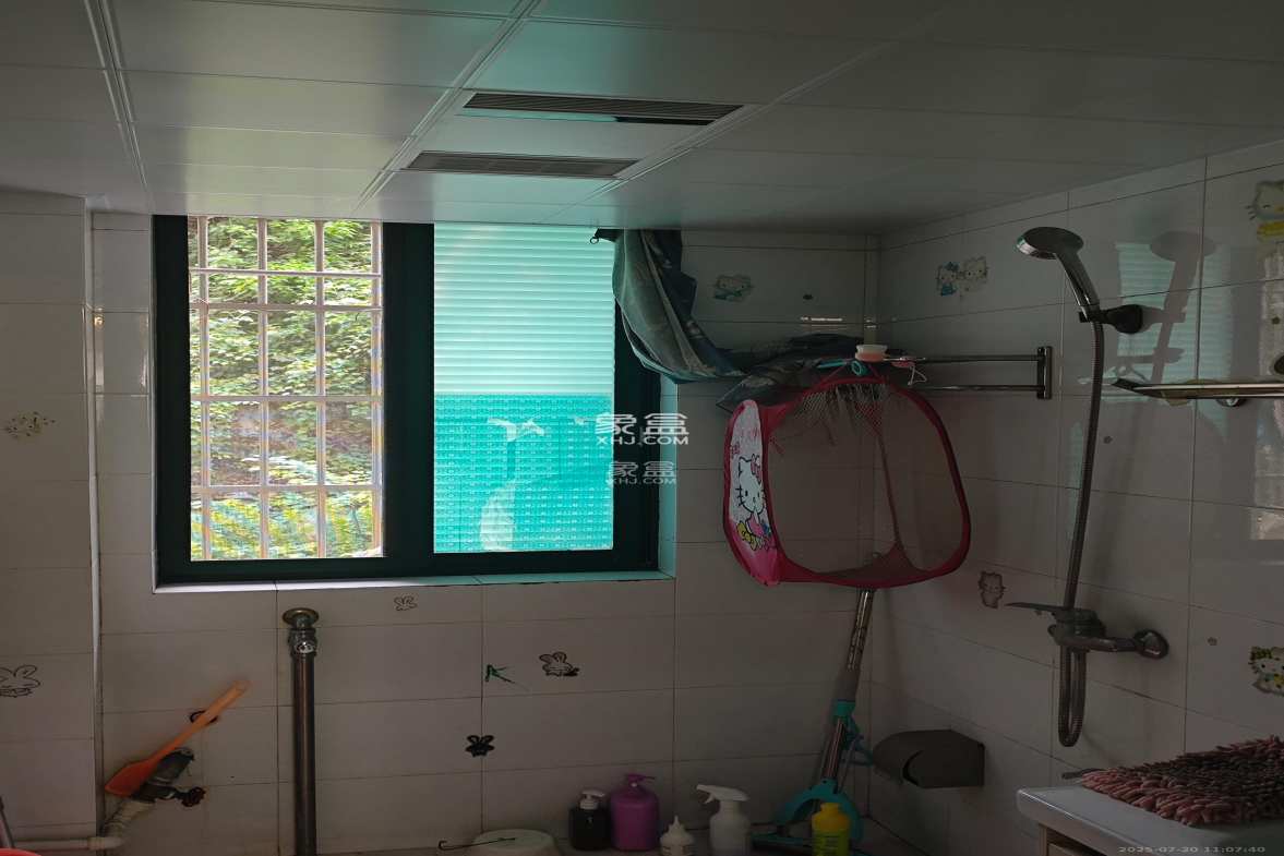 盛世康城  2室2厅1卫    2400.0元/月 盛世康城  2室2厅1卫    2400.0元/月室内图