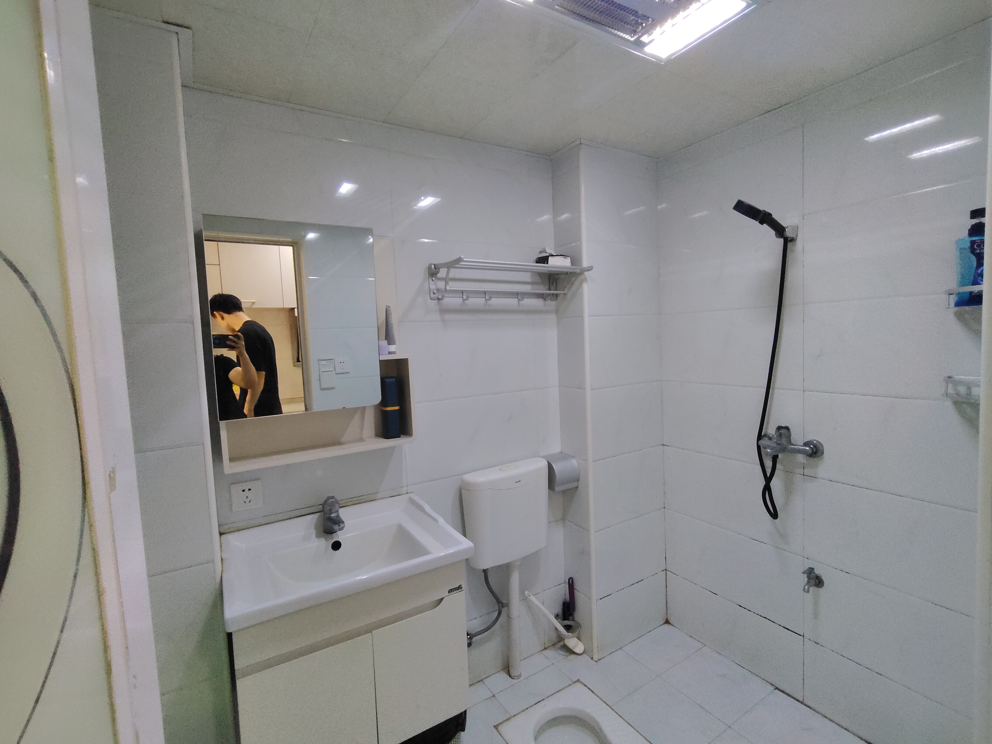 宇元万向城 1室1厅1卫 1500.0元/月 宇元万向城 1室1厅1卫 1500.0元/月室内图