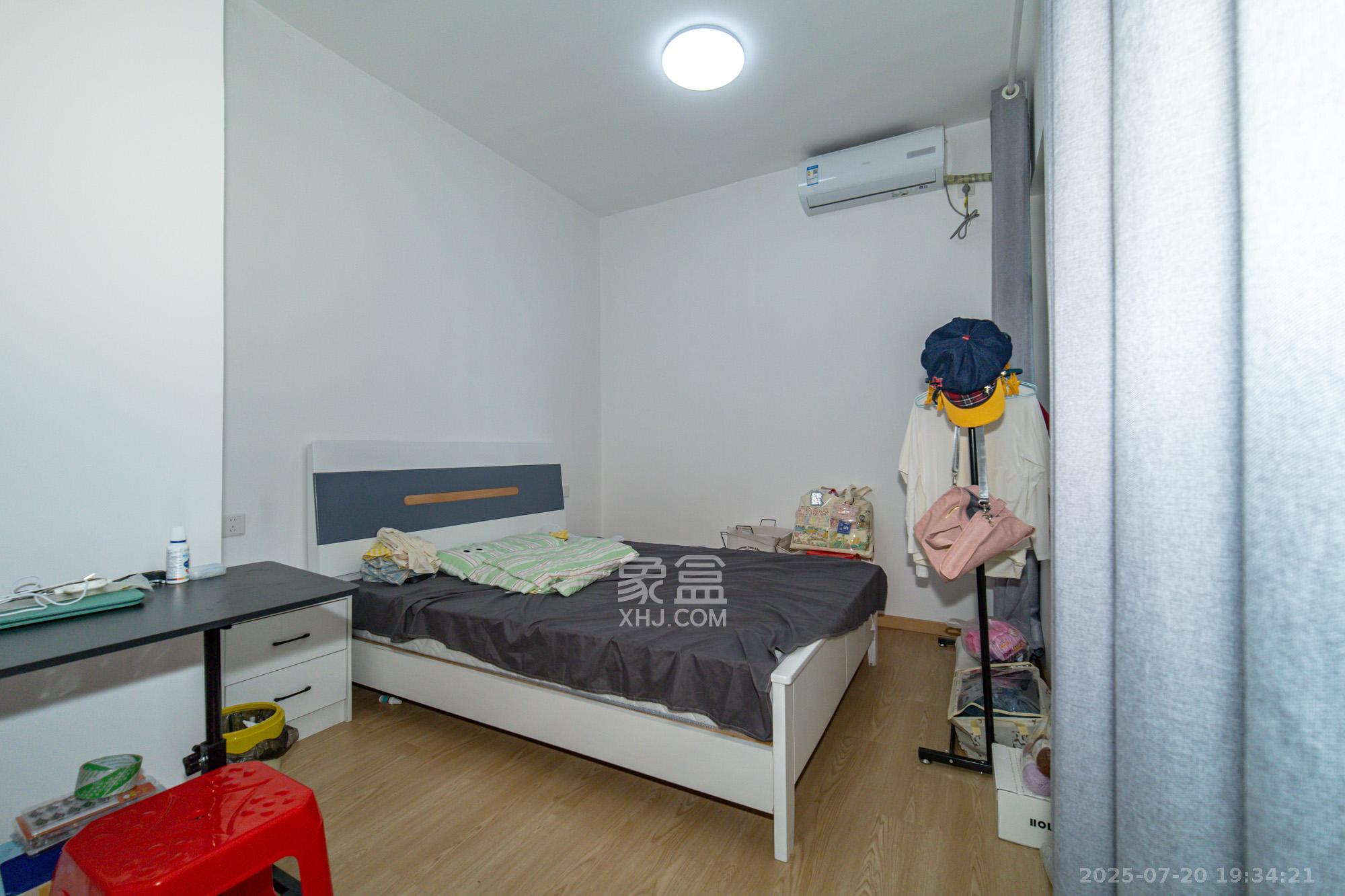 九玺铭城（九玺华府）  3室2厅2卫    99.0万卧室