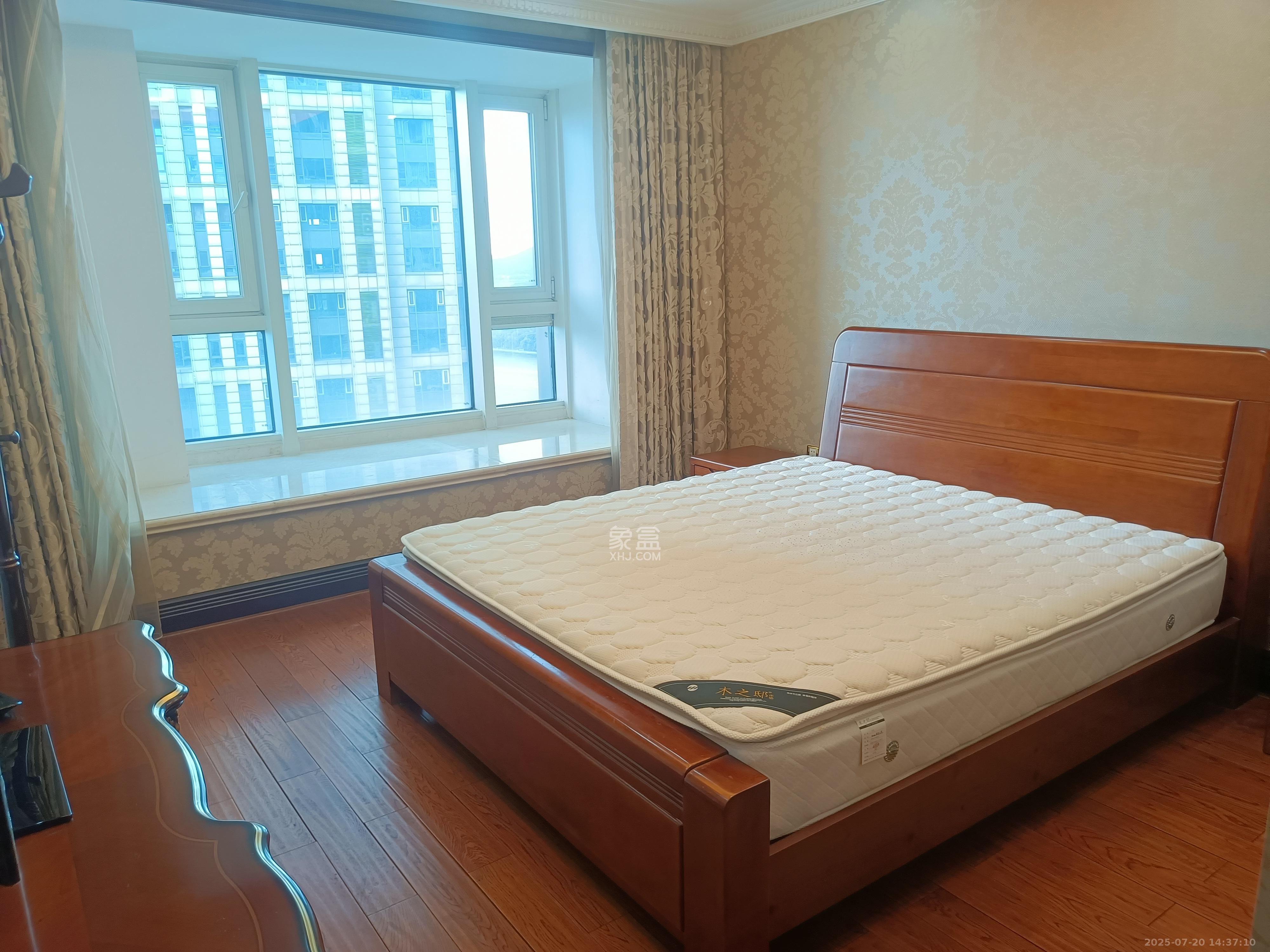 万达公馆  3室2厅5卫    9000.0元/月 万达公馆  3室2厅5卫    9000.0元/月