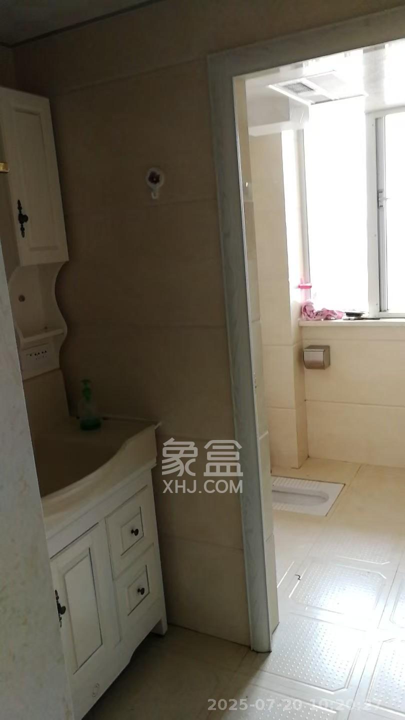 恒广国际景园一二区  3室2厅2卫    2500.0元/月 恒广国际景园一二区  3室2厅2卫    2500.0元/月