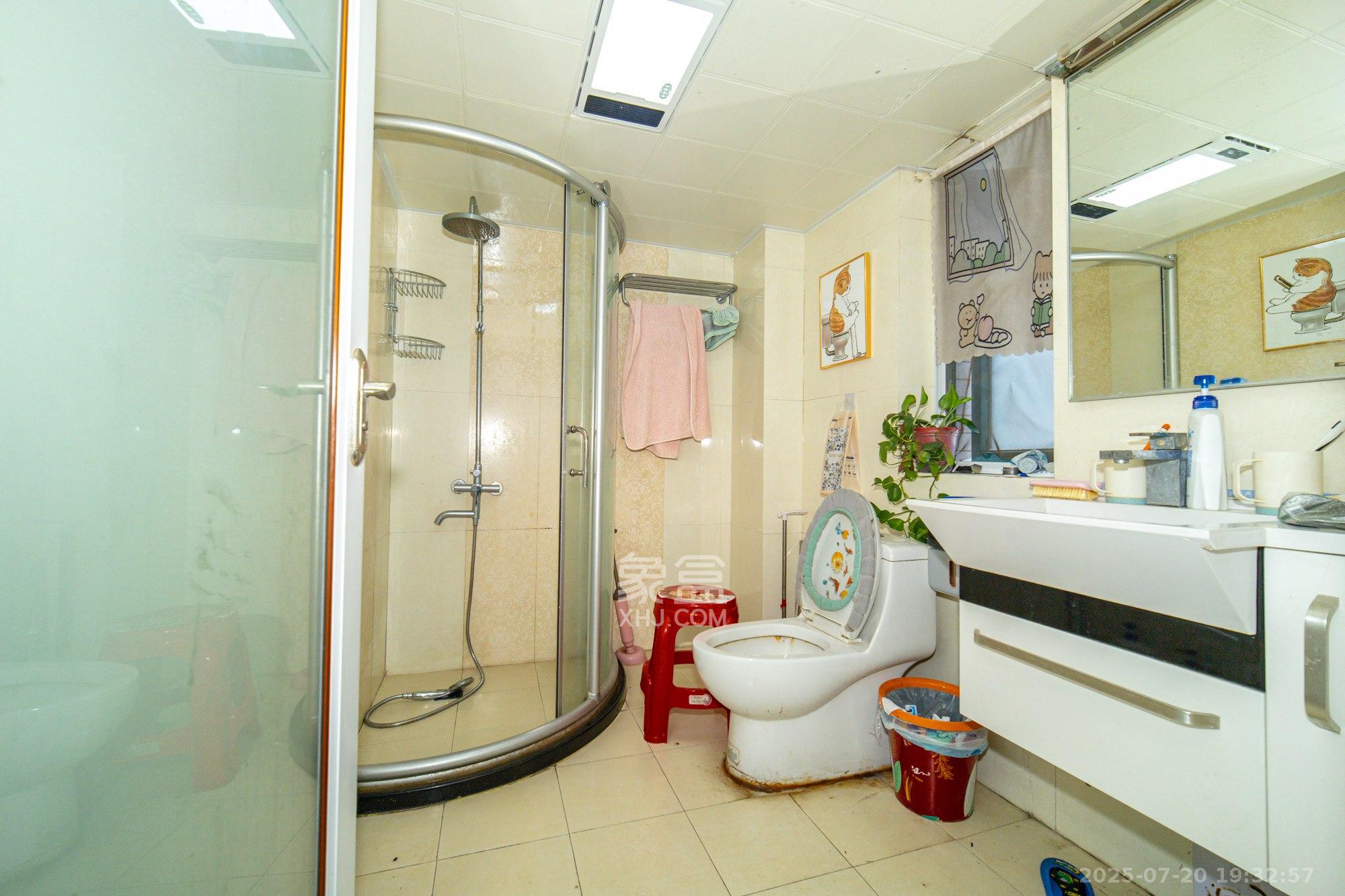 蝴蝶谷 2室2厅1卫 48.8万 蝴蝶谷 2室2厅1卫 48.8万卫生间