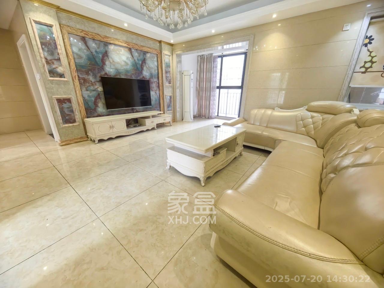 泊爱蓝湾  4室2厅1卫   3800.00元/月室内图
