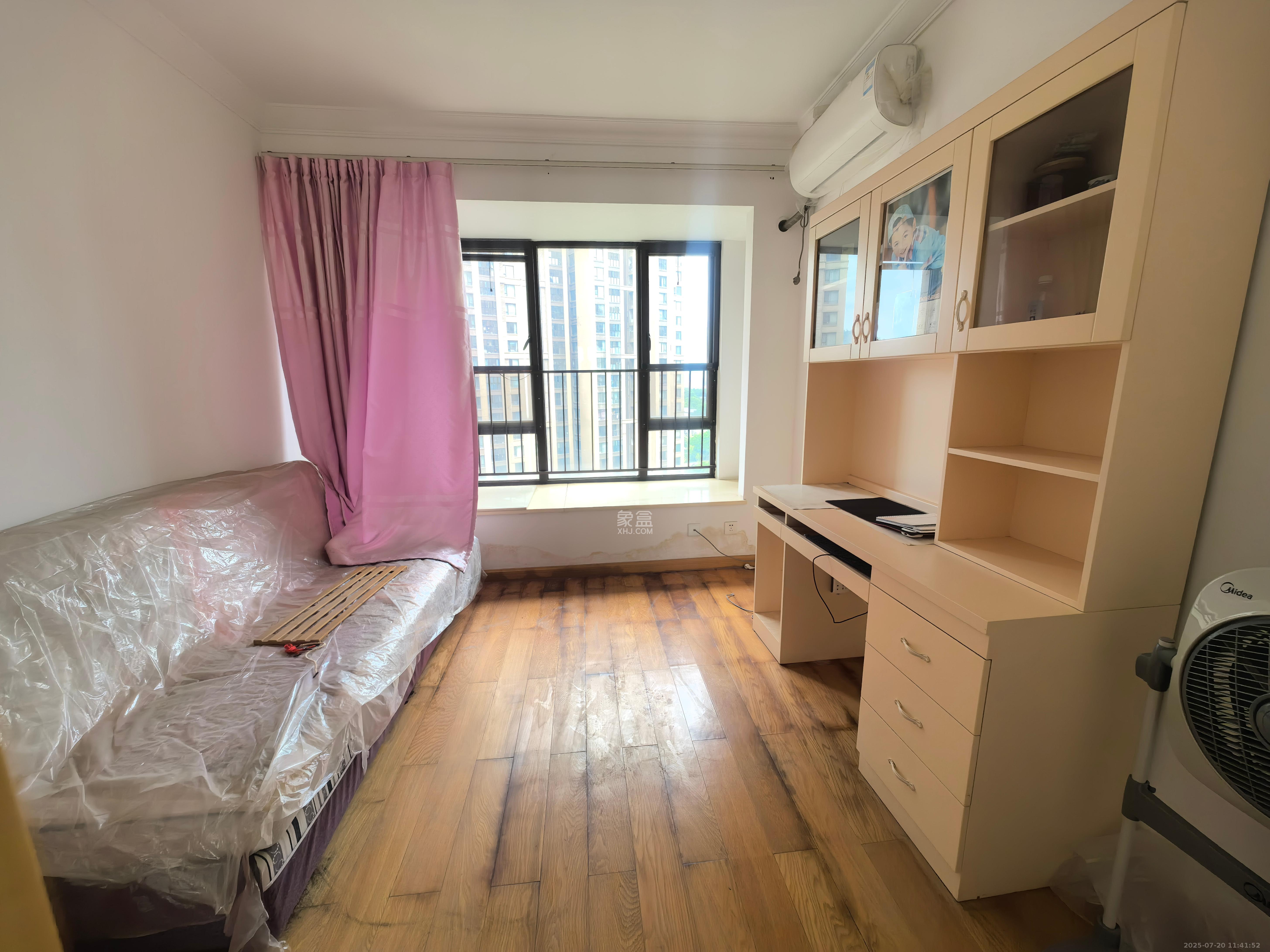 中海国际四期 3室2厅2卫 2200.0元/月 中海国际四期 3室2厅2卫 2200.0元/月室内图