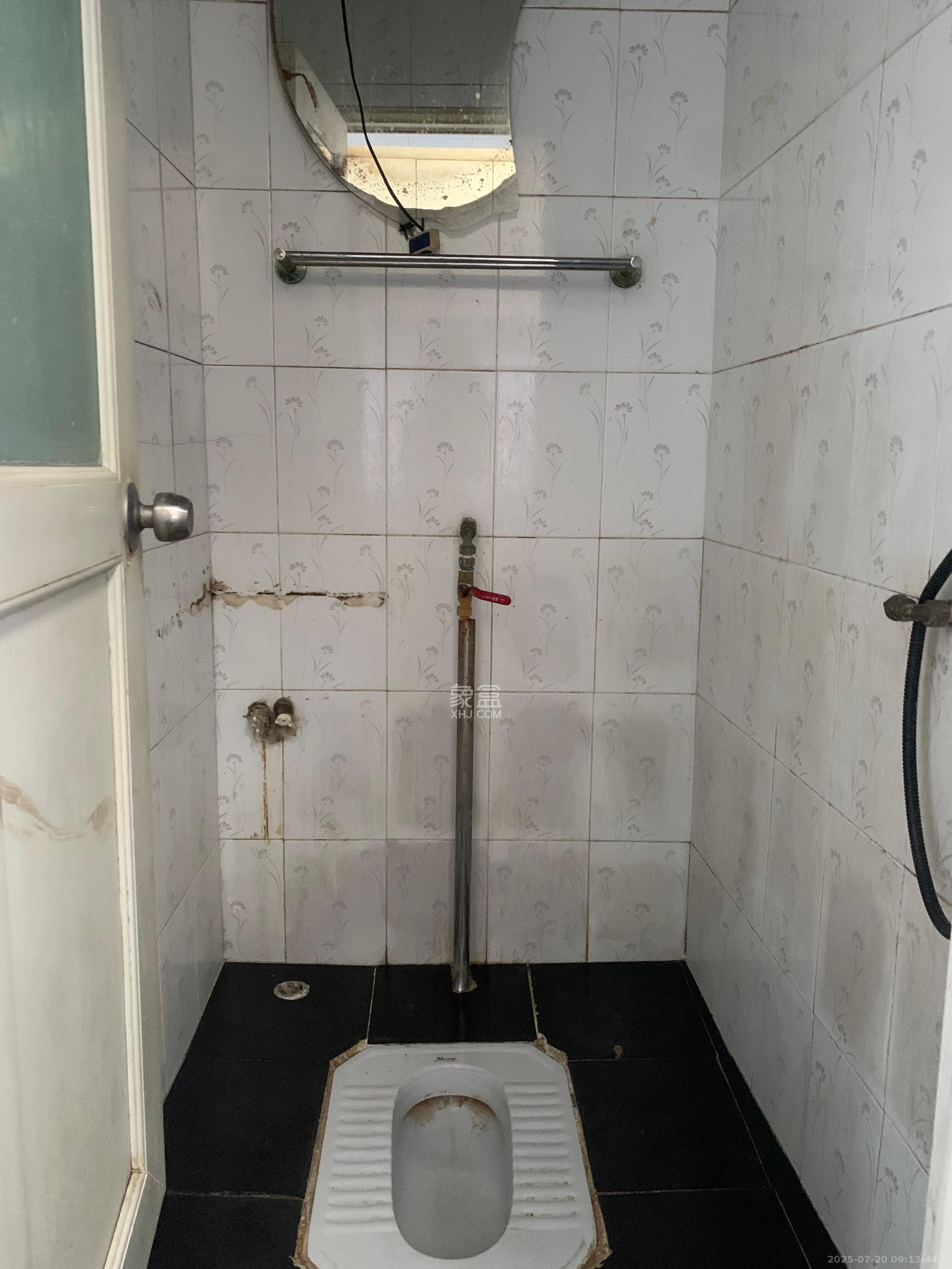 文艺新村 1室1厅1卫 1300.0元/月 文艺新村 1室1厅1卫 1300.0元/月室内图