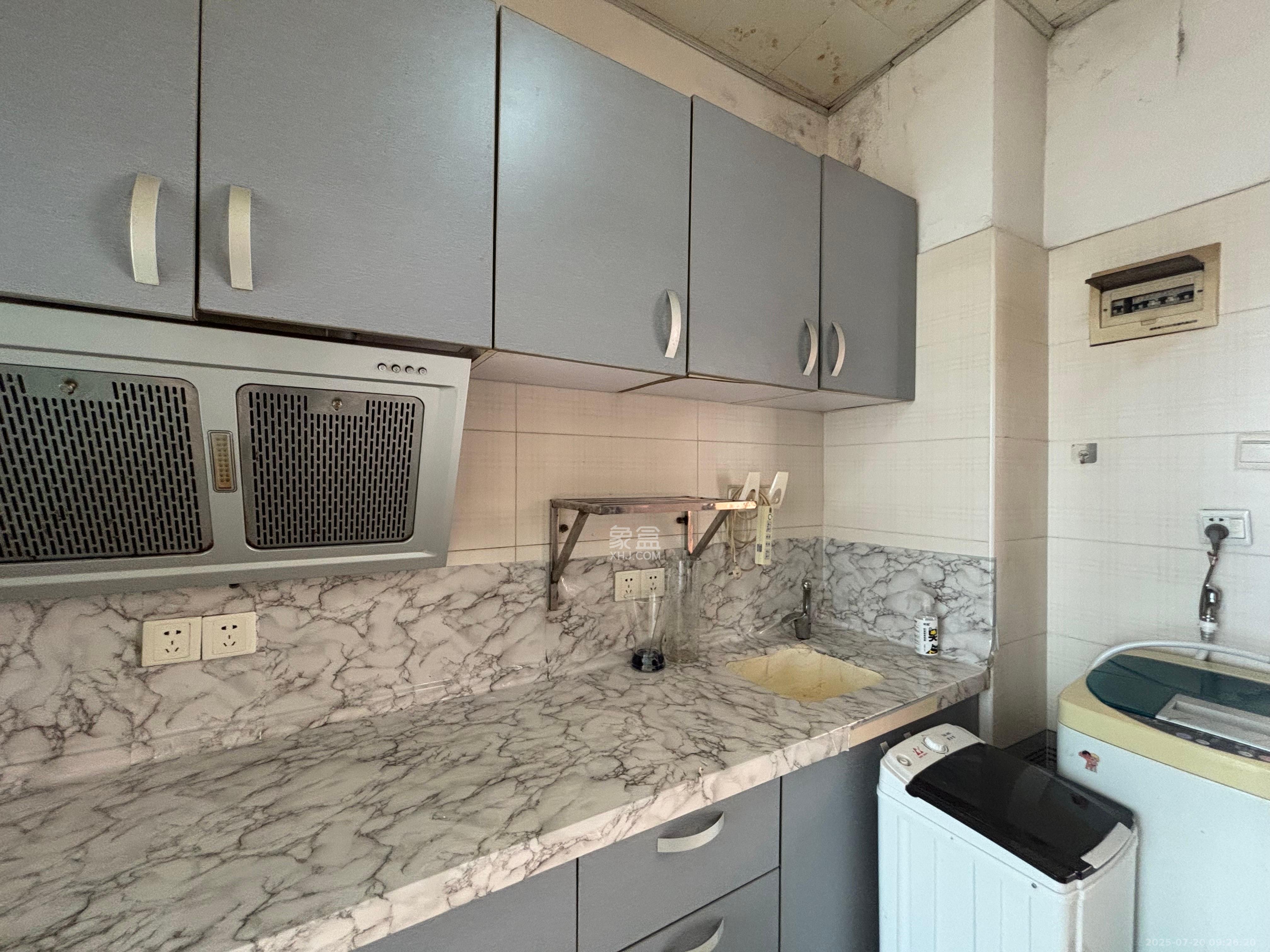 泰时三湘金地  1室1厅1卫    1200.0元/月 泰时三湘金地  1室1厅1卫    1200.0元/月室内图