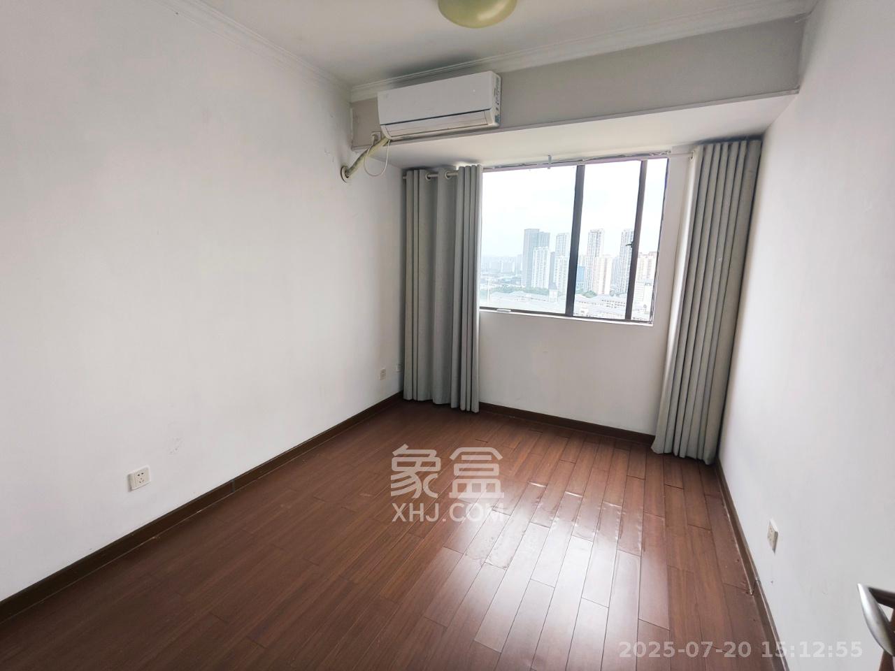 万科城市花园  3室2厅2卫   2000.00元/月室内图