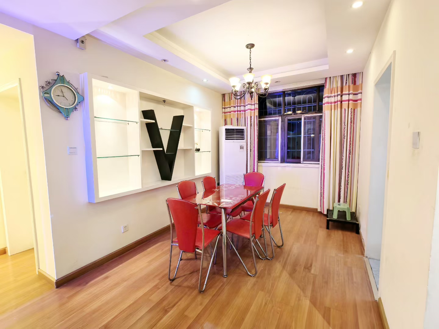 电力局宿舍  3室2厅1卫    2500.0元/月 电力局宿舍  3室2厅1卫    2500.0元/月室内图1