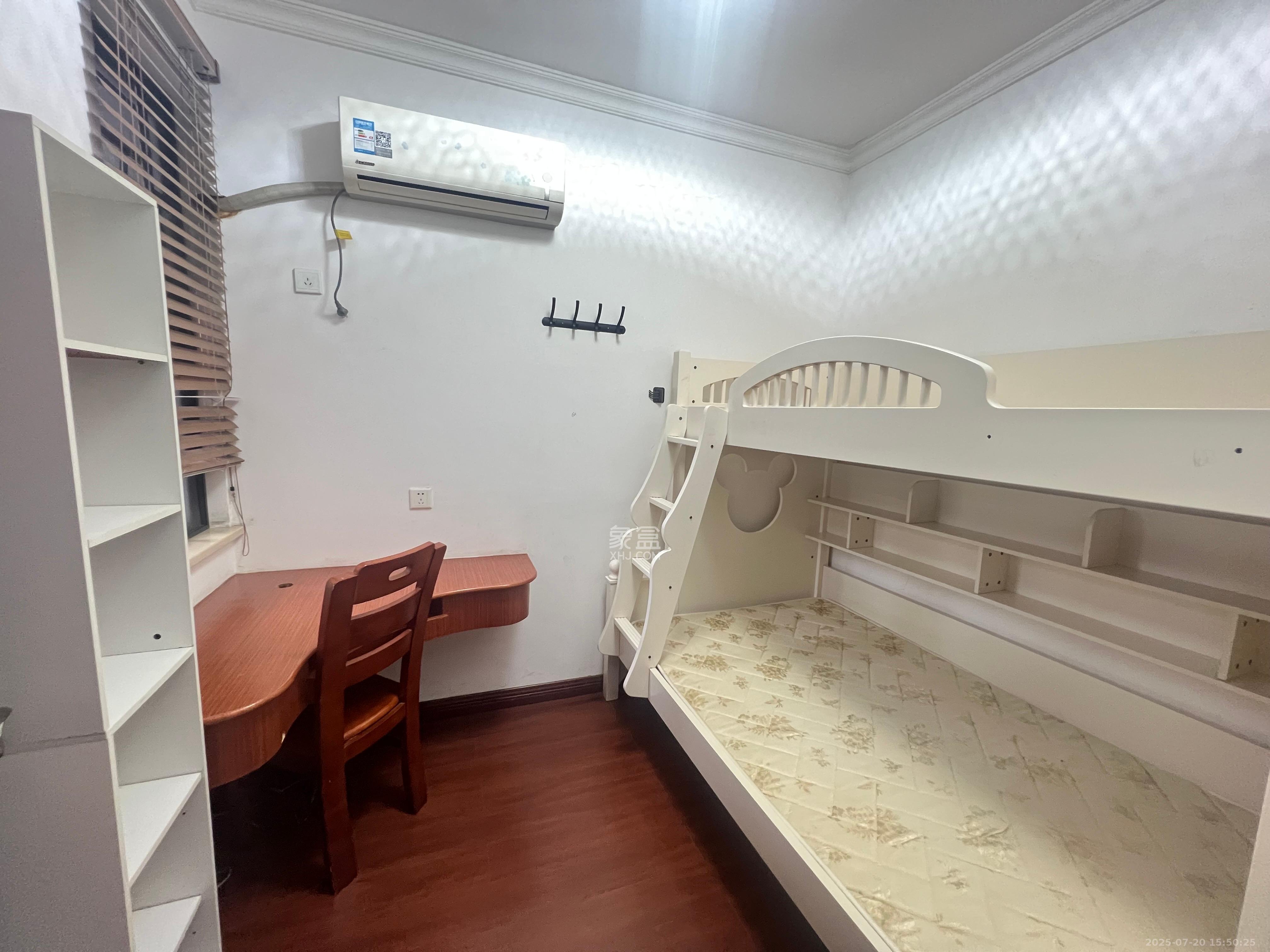 华悦城  4室1厅1卫   2800.00元/月室内图