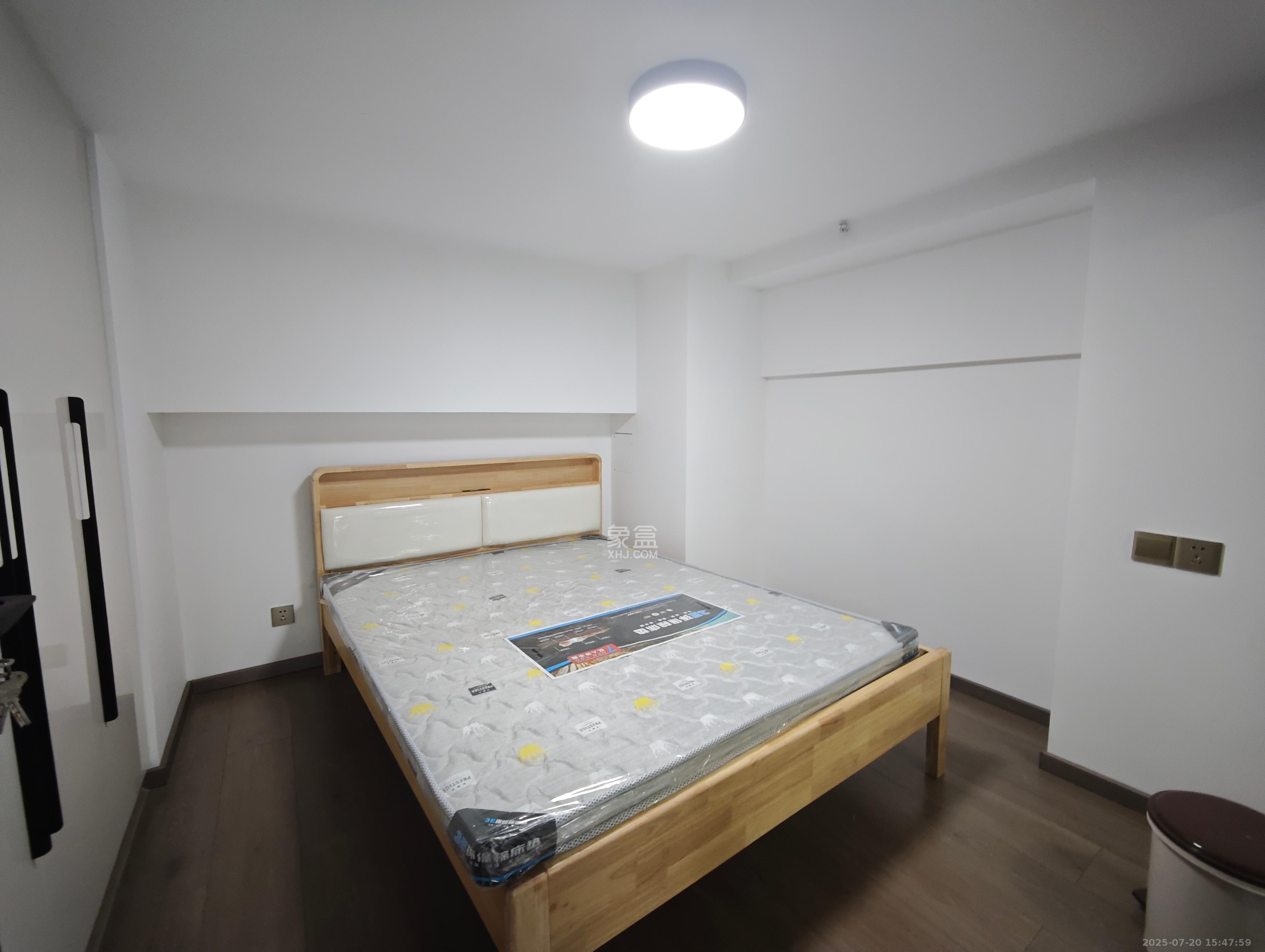 长房时代小镇  2室1厅1卫    2100.0元/月室内图