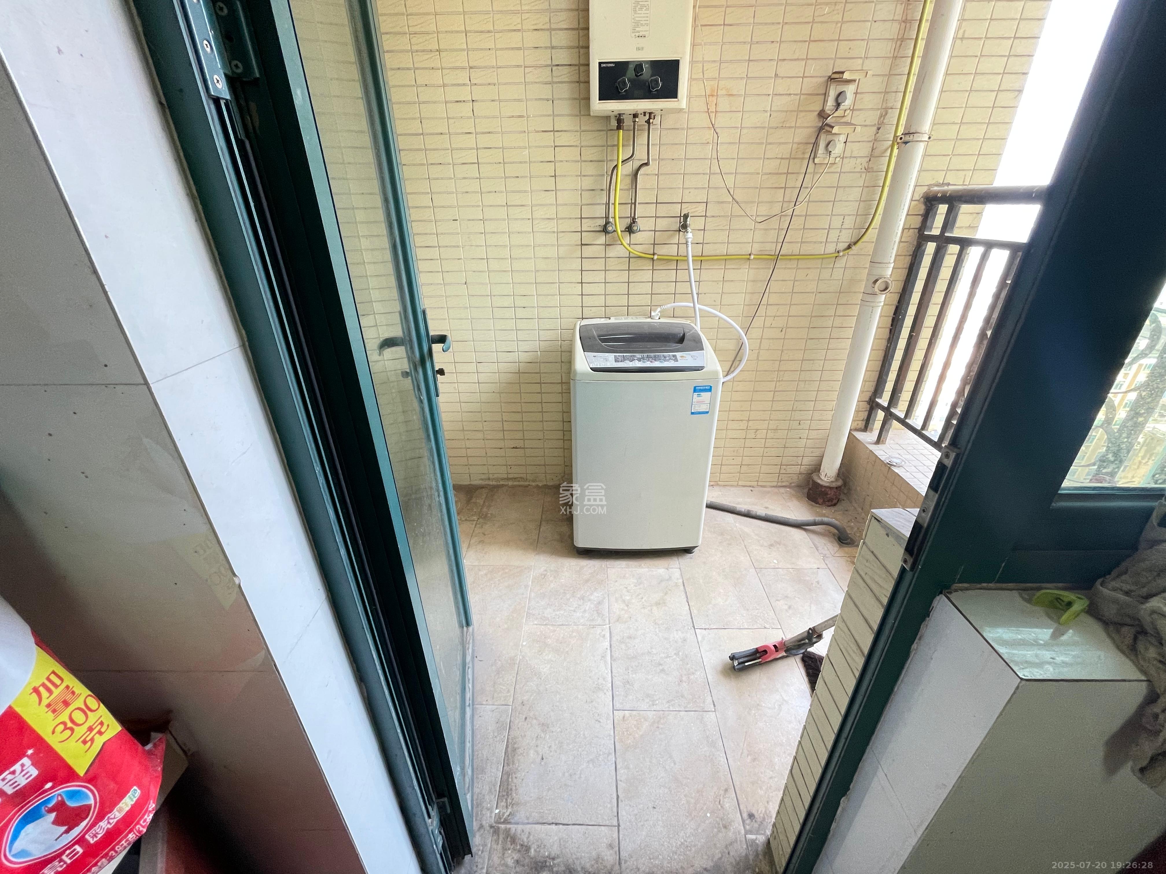 恒大名都  4室2厅2卫   2000.00元/月室内图