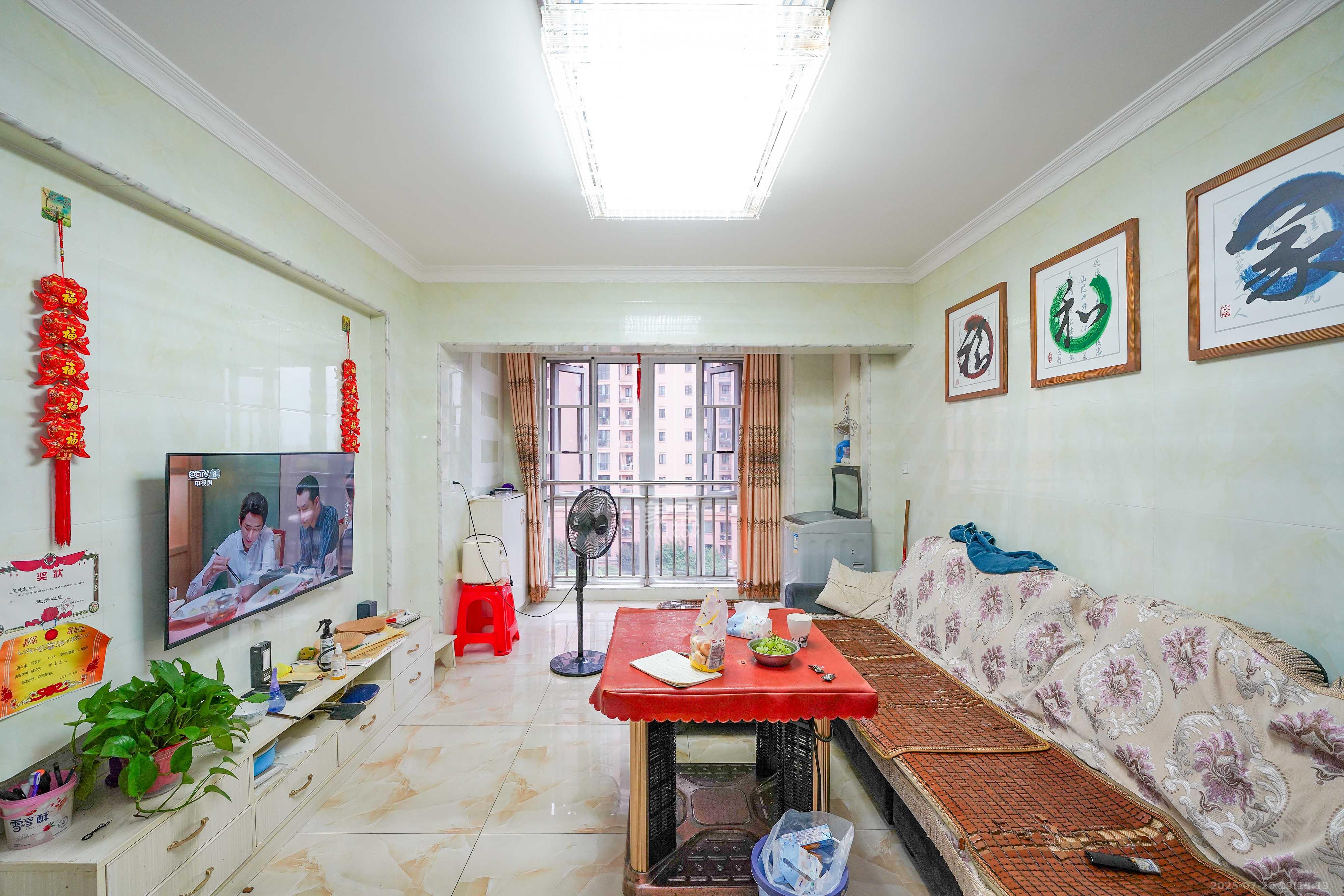 丽发新城 2室1厅1卫 55.0万 丽发新城 2室1厅1卫 55.0万客厅