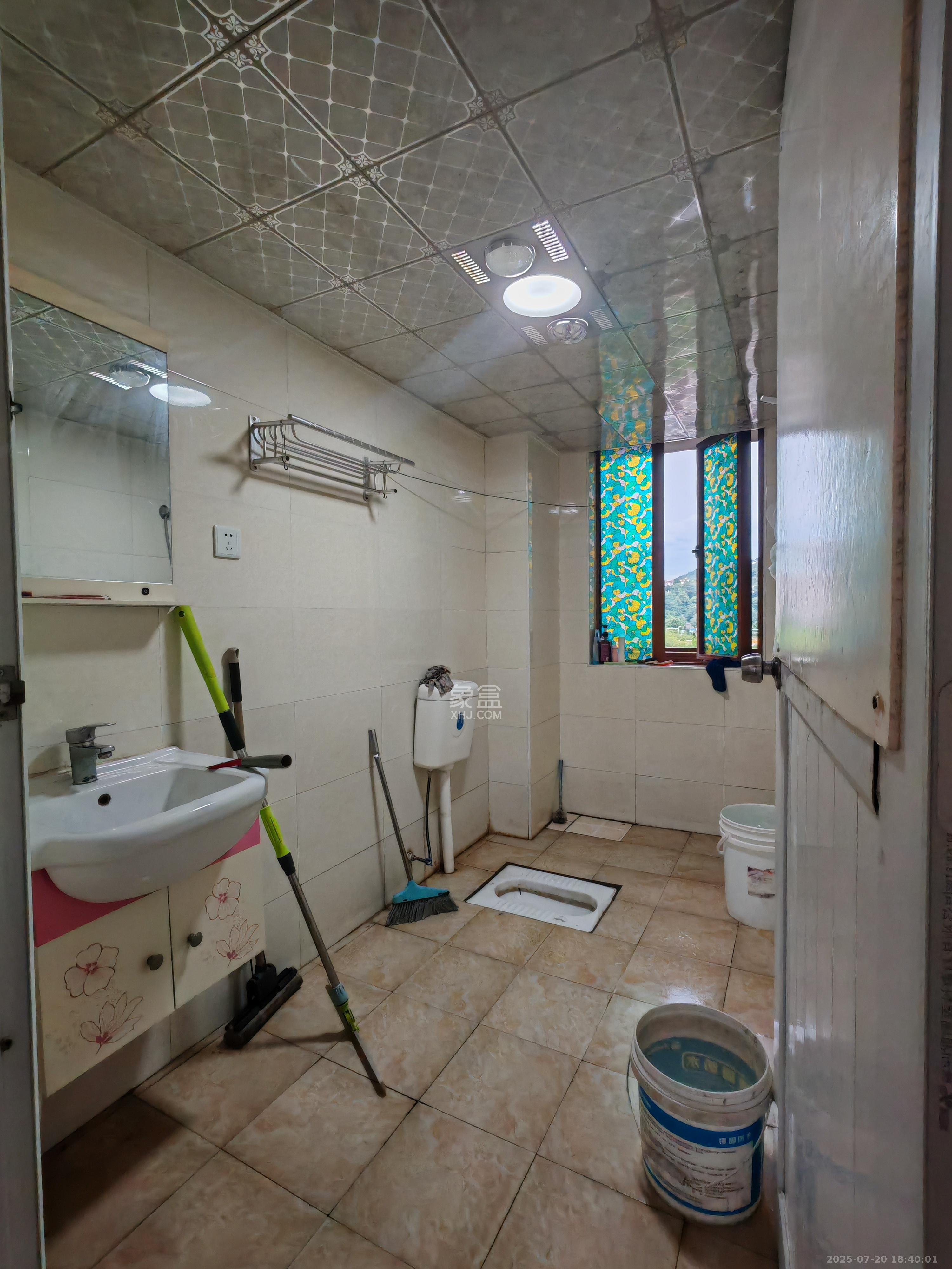 锑都家园 3室2厅1卫 1800.0元/月 锑都家园 3室2厅1卫 1800.0元/月室内图