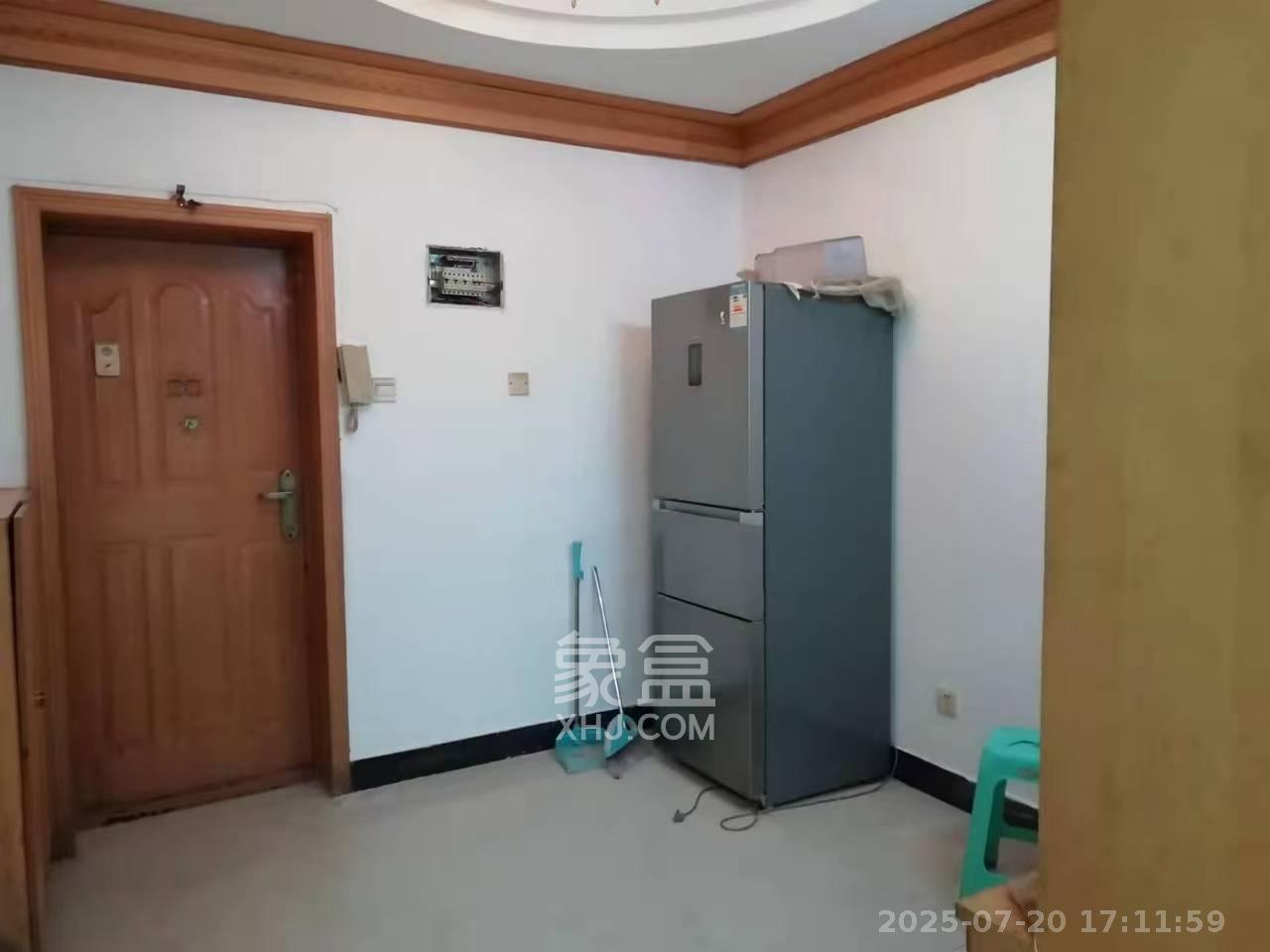 长勘小区  4室2厅2卫    2500.0元/月室内图