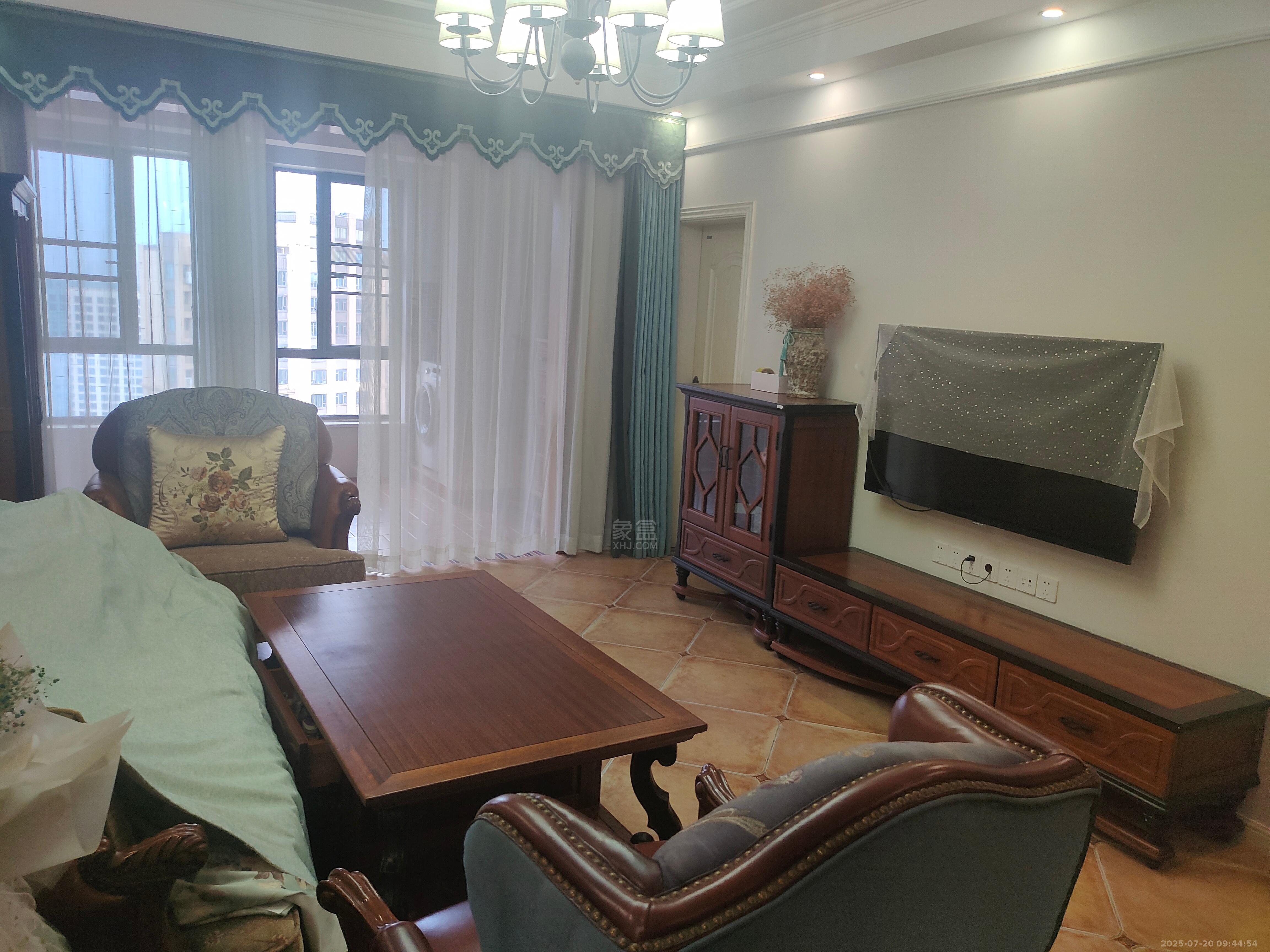 中泰财富湘江 3室2厅1卫 2200.0元/月 中泰财富湘江 3室2厅1卫 2200.0元/月室内图