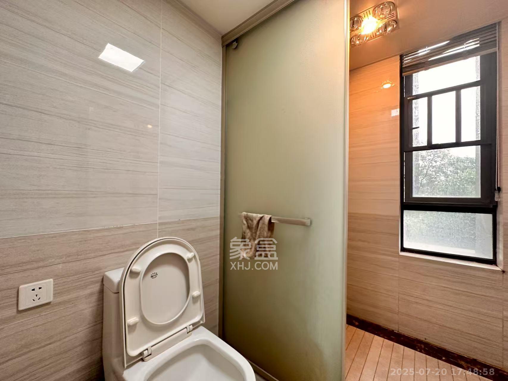 荣悦台  3室2厅2卫    4000.0元/月室内图