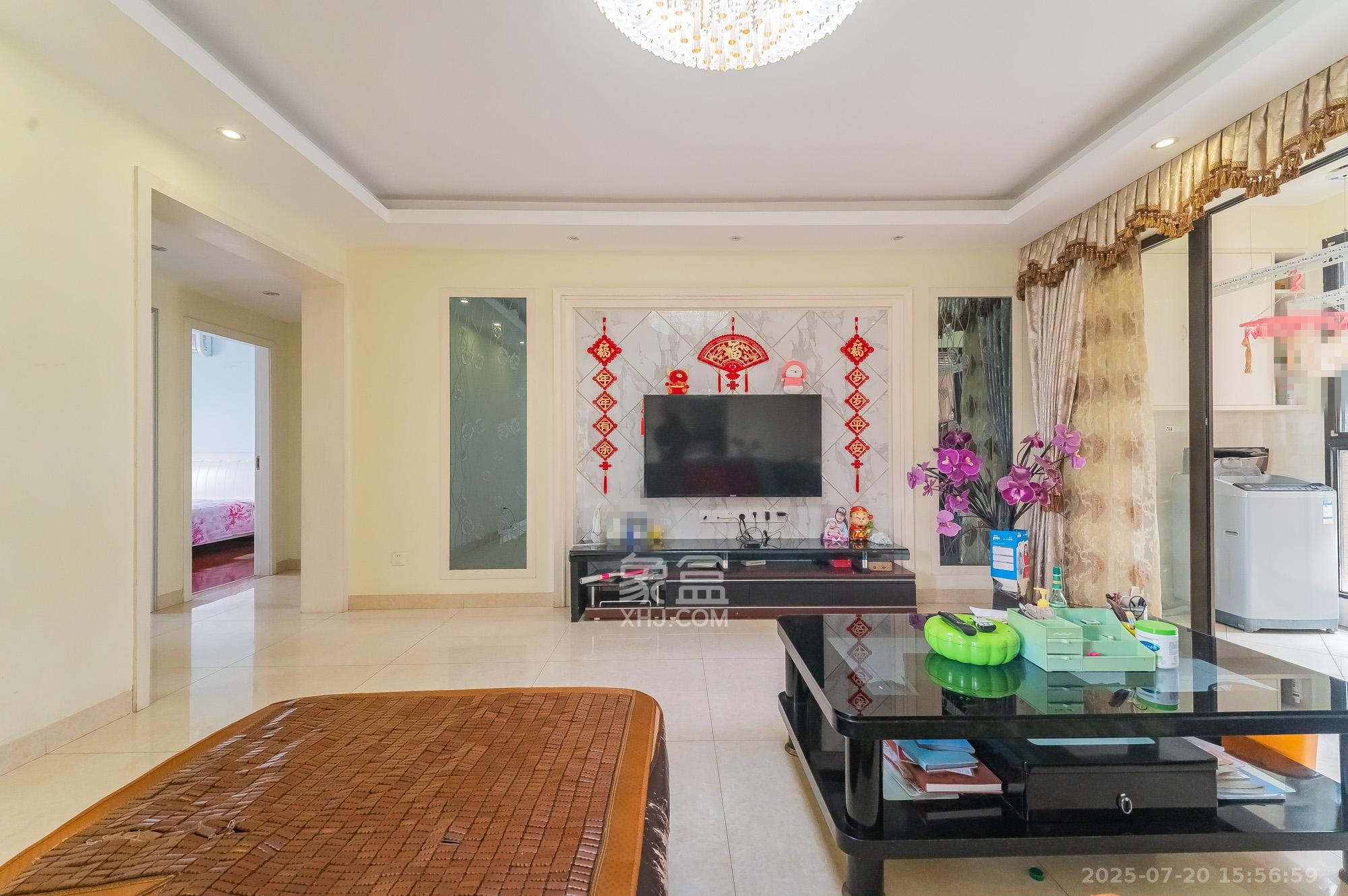 华润凤凰城三期 3室2厅2卫 90.0万 华润凤凰城三期 3室2厅2卫 90.0万客厅