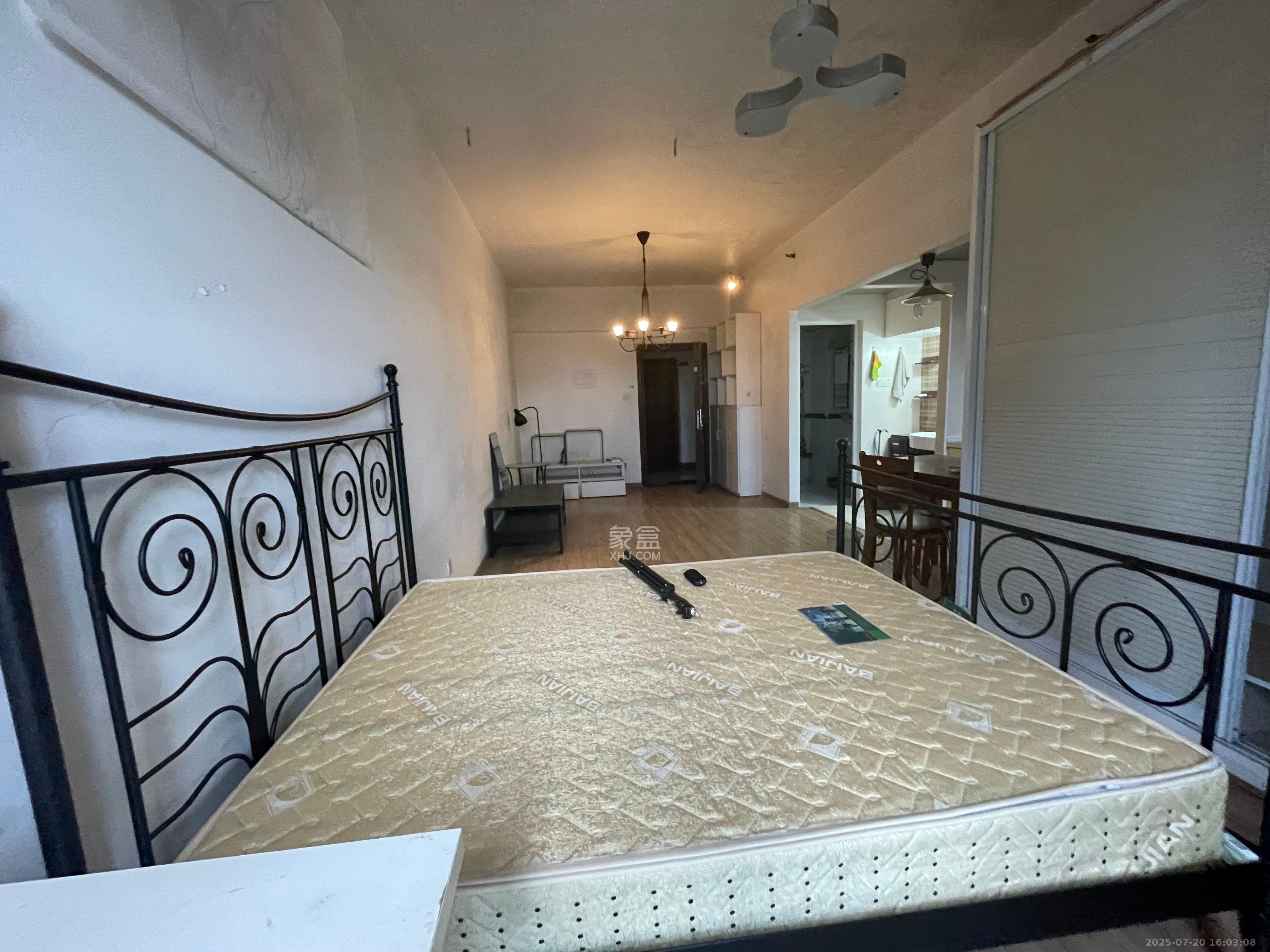 中远公馆  1室1厅1卫    1500.0元/月室内图