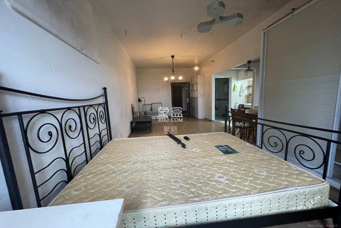 中远公馆 1室1厅1卫 1500.0元/月 中远公馆 1室1厅1卫 1500.0元/月室内图