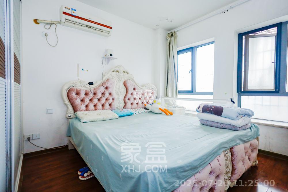 上海城小区 2室2厅1卫 2300.0元/月 上海城小区 2室2厅1卫 2300.0元/月室内图