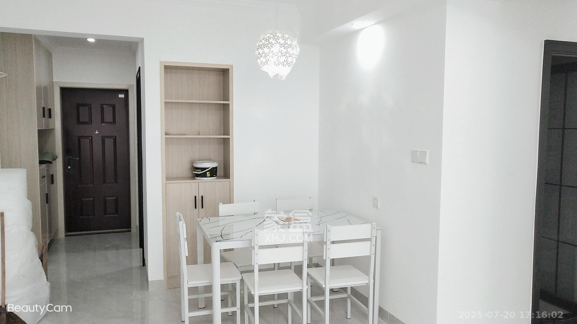 保利大都汇一期、二期  3室2厅2卫    2600.0元/月室内图